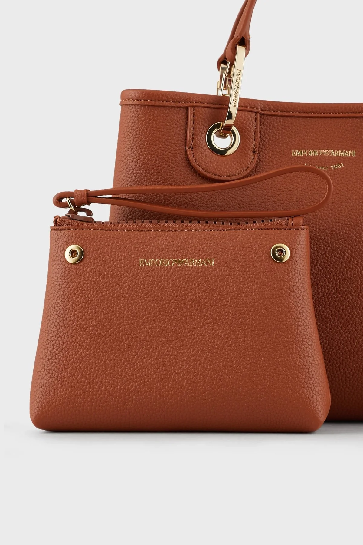 Emporio Armani Logolu Ayarlanabilir ve Çıkarılabilir Omuz Askılı Bayan Çanta Y3D166 YFO5B 85550 TABA - 6