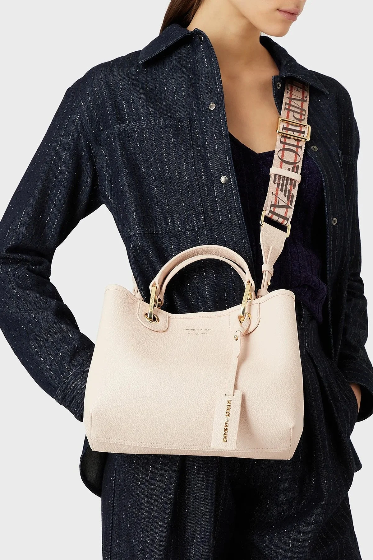 Emporio Armani Logolu Ayarlanabilir ve Çıkarılabilir Omuz Askılı Bayan Çanta Y3D166 YFO5B 88820 BEJ - 2