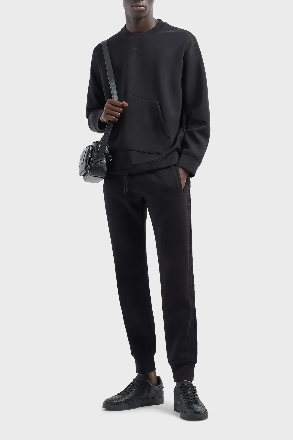 Emporio Armani Logolu Bisiklet Yaka Erkek Sweat 6D1MC1 1JRRZ 0999 SİYAH - 3
