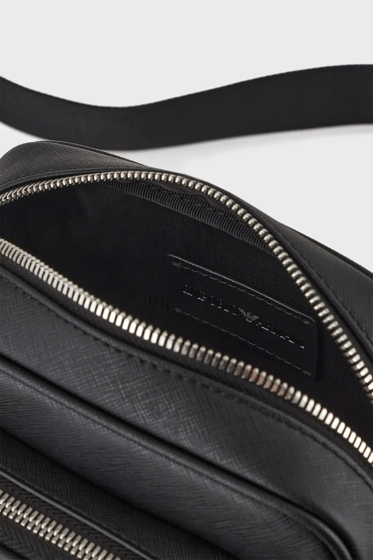 Emporio Armani Logolu Çapraz Askılı Erkek Çanta Y4M387 Y138E 81072 SİYAH - 4