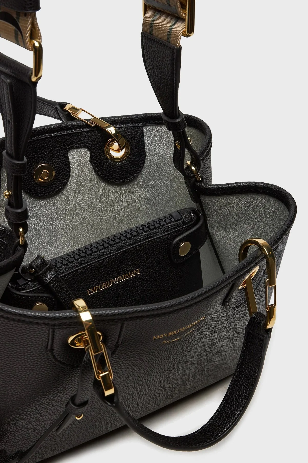 Emporio Armani Logolu Çıkarılabilir Askılı Bayan Çanta EW000361 AF12103 MC032 SİYAH-GOLD - 11