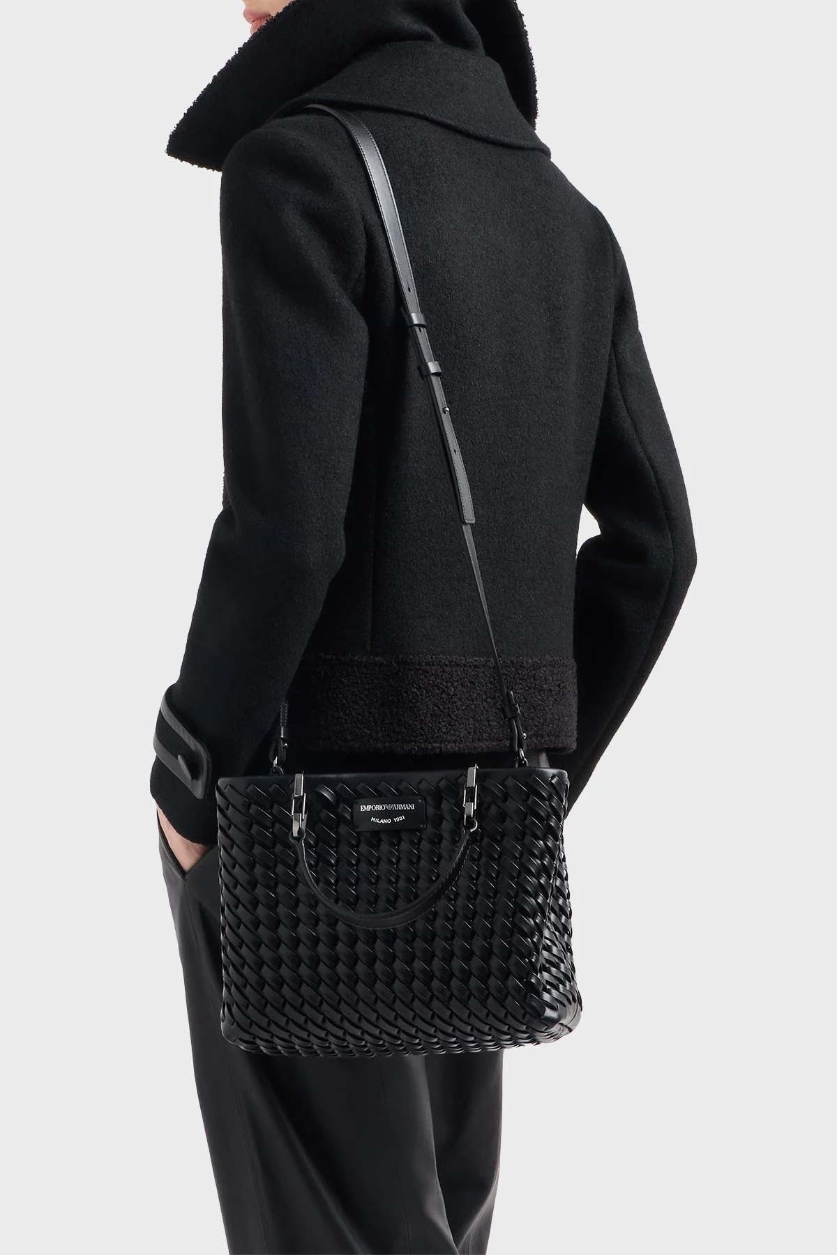 Emporio Armani Logolu Çıkarılabilir Askılı Bayan Çanta EW000361 AF12762 UC001 SİYAH - 10