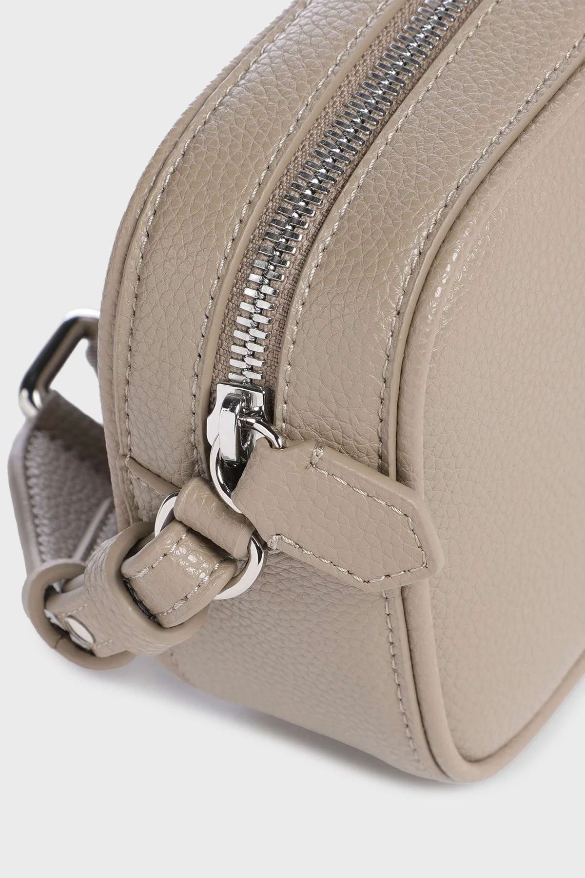 Emporio Armani Logolu Çıkarılabilir Askılı Bayan Çanta EW000537 AF12036 M1286 BEJ - 4