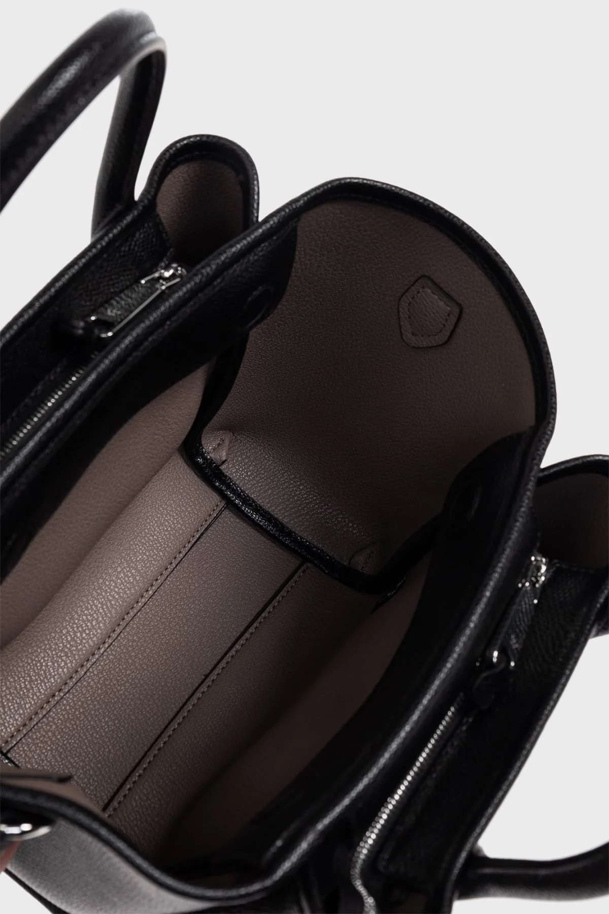 Emporio Armani Logolu Çıkarılabilir Askılı Bayan Çanta EW002328 AF17799 MC149 SİYAH - 6