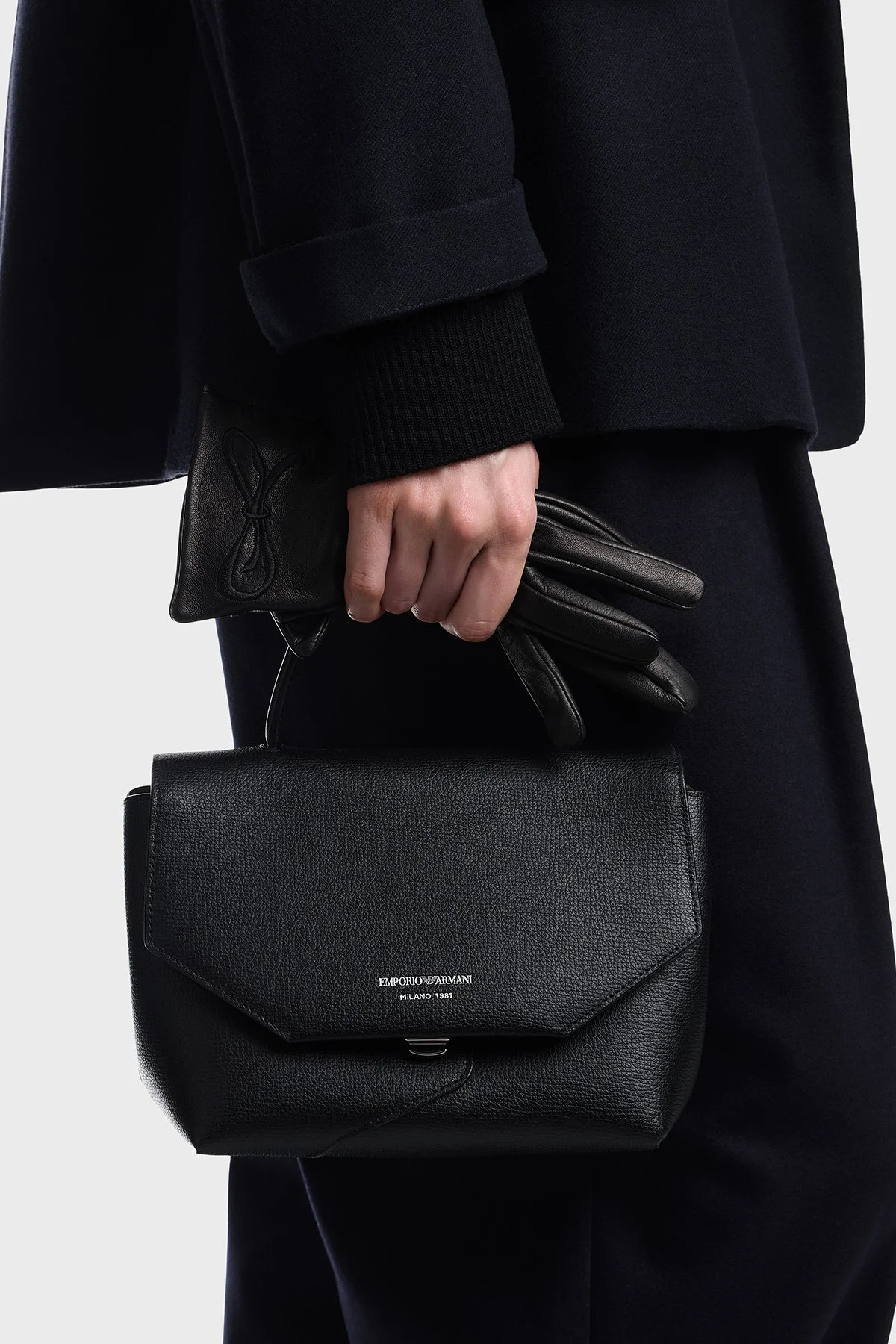 Emporio Armani Logolu Çıkarılabilir Askılı Kadın Çanta EW005672 AF29459 UC001 Siyah - 3