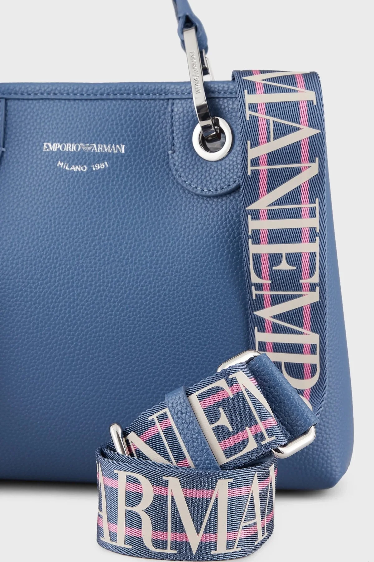 Emporio Armani Logolu Çıkarılabilir İç Bölmeli ve Omuz Askılı Bayan Çanta Y3D166 YFO5E 89587 MAVİ - 5