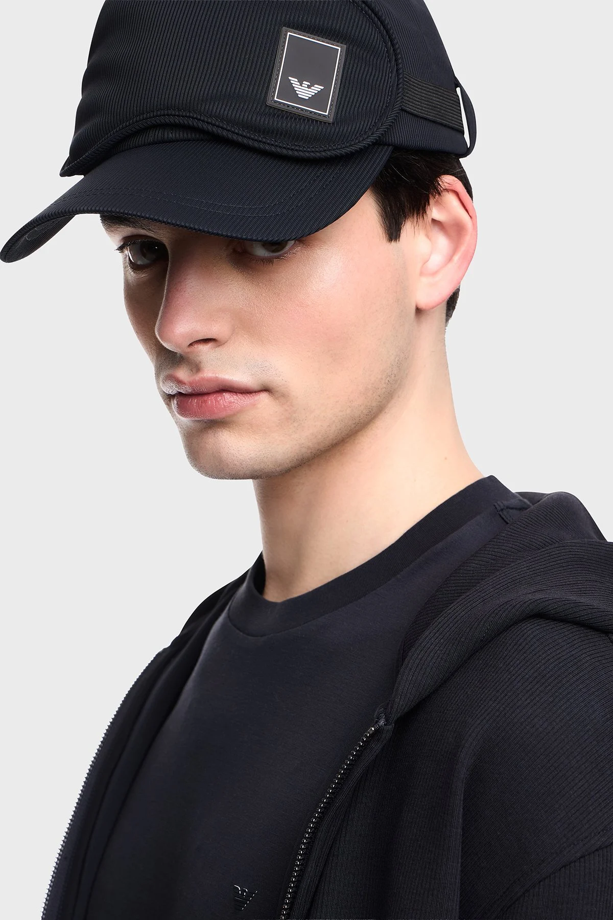 Emporio Armani Logolu Çıkarılabilir Maske Detaylı Erkek Şapka EM004940 AF22391 UB118 LACİVERT - 2