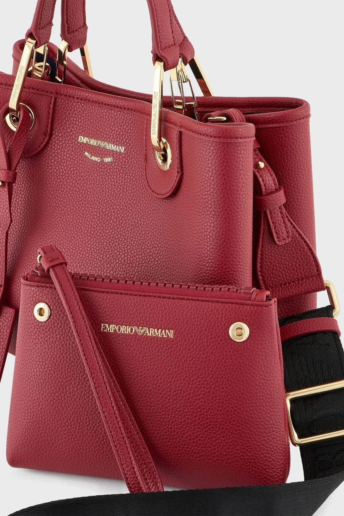 Emporio Armani Logolu Çıkarılabilir Omuz Askılı Bayan Çanta EW000361 AF12036 M5008 KIRMIZI - 3