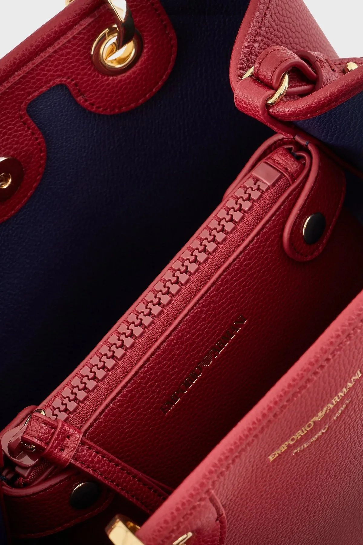 Emporio Armani Logolu Çıkarılabilir Omuz Askılı Bayan Çanta EW000361 AF12036 M5008 KIRMIZI - 7