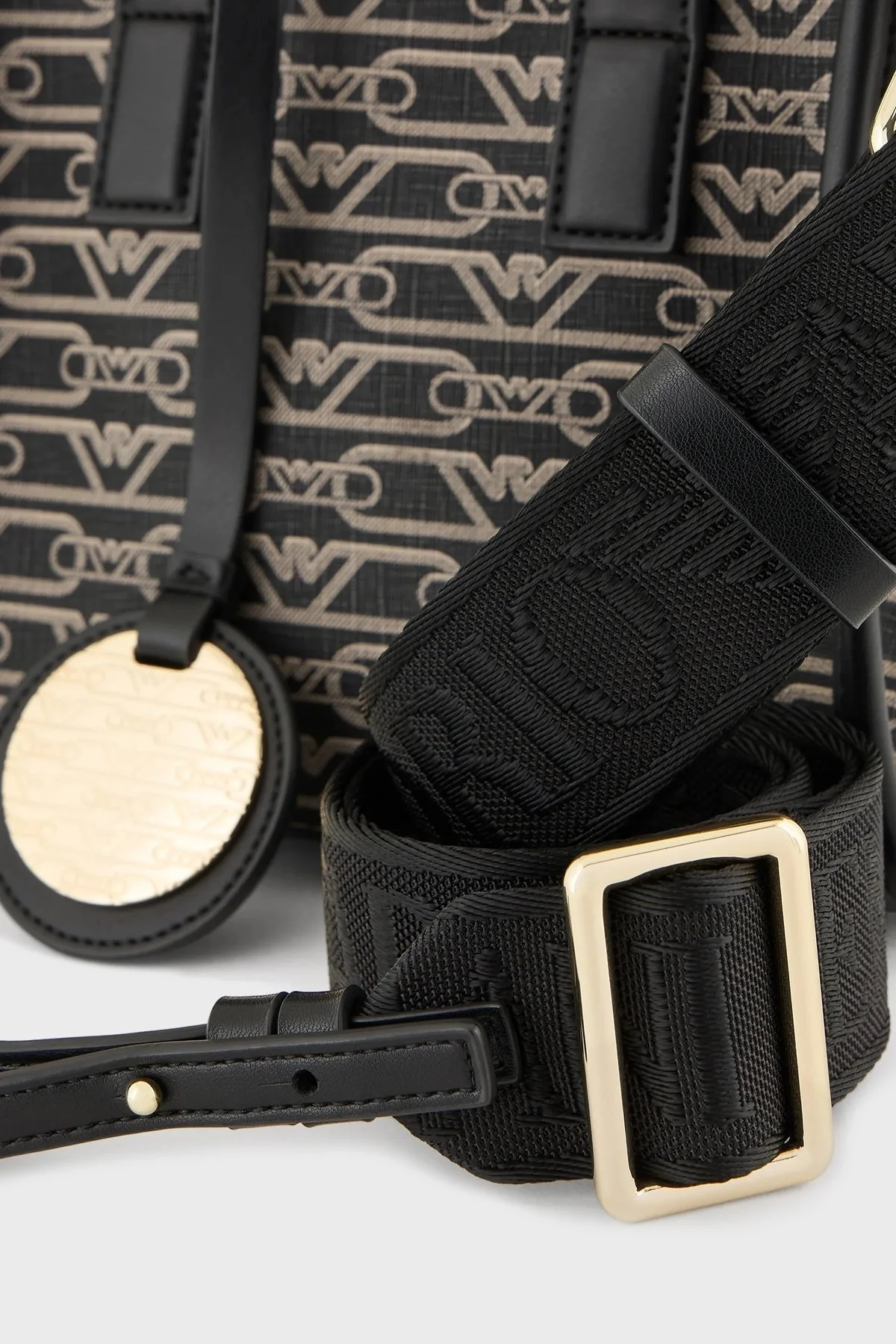 Emporio Armani Logolu Çıkarılabilir Omuz Askılı Bayan Çanta EW000371 AF11951 FC033 SİYAH-EKRU - 12