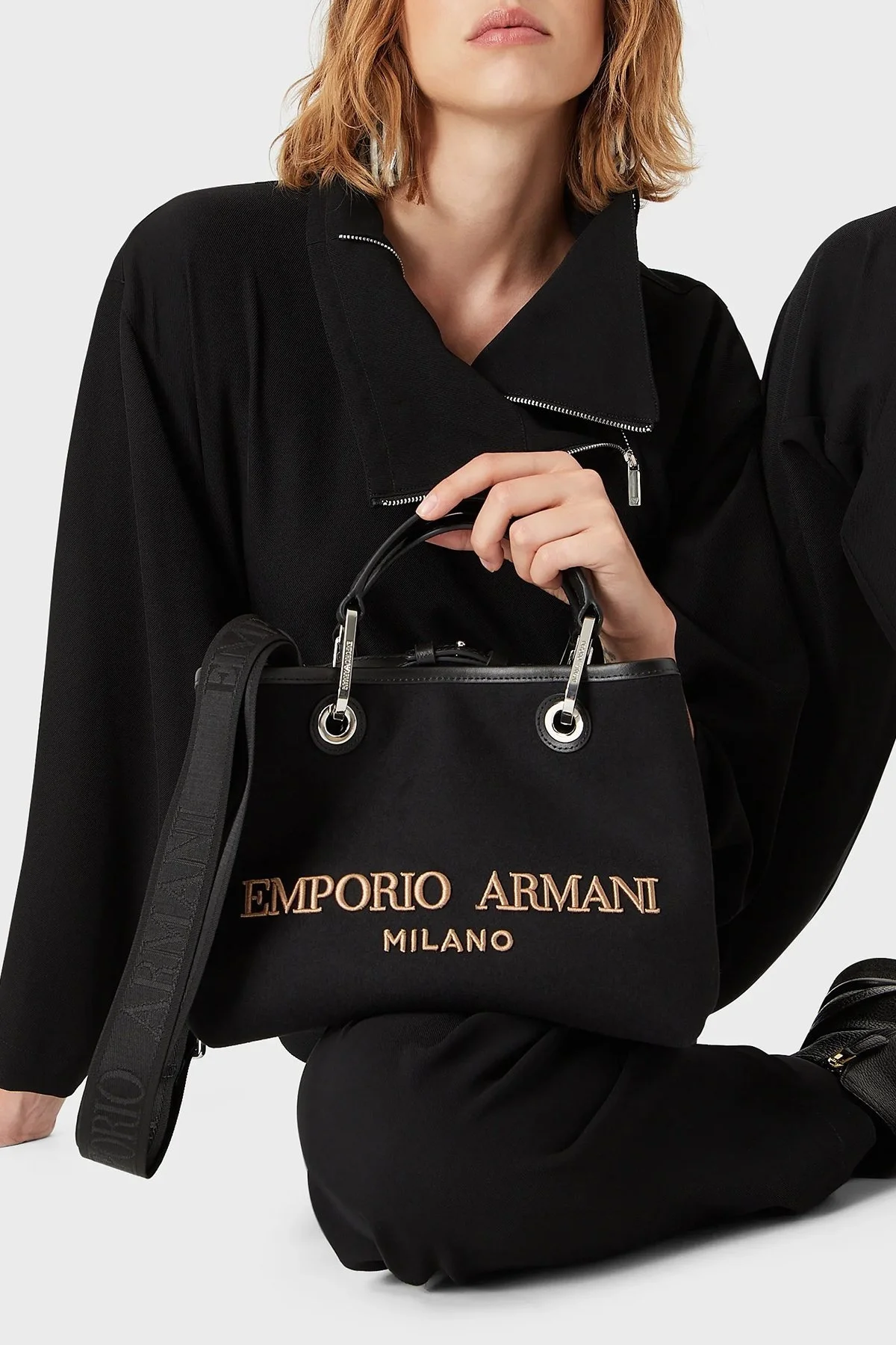 Emporio Armani Logolu Çıkarılabilir Uzatma Askılı Bayan Çanta Y3D166 Y333E 85905 SİYAH - 2