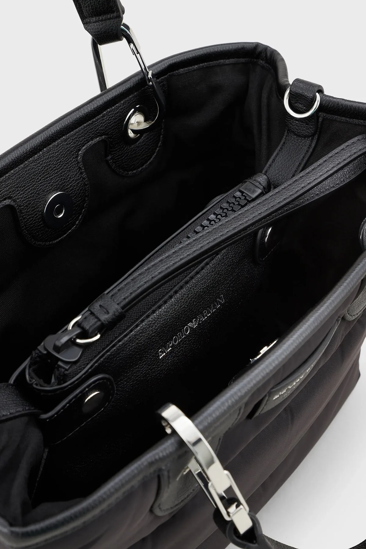 Emporio Armani Logolu Çıkartılabilir Omuz Askılı Bayan Çanta Y3D166 Y485E 80001 SİYAH - 5