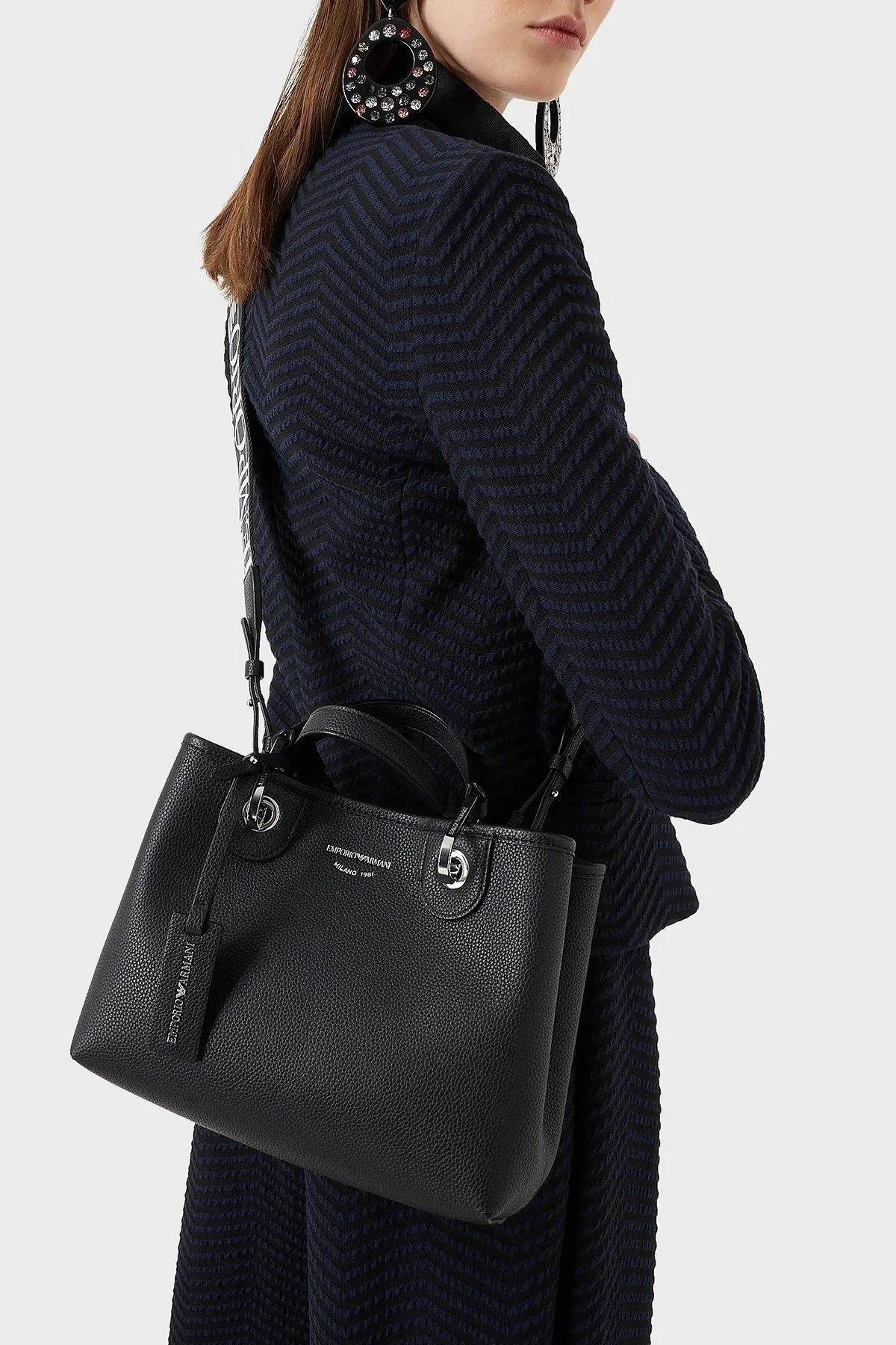 Emporio Armani Logolu Çıkartılabilir Omuz Askılı Bayan Çanta Y3D166 YFO5E 89374 LACİVERT - 2