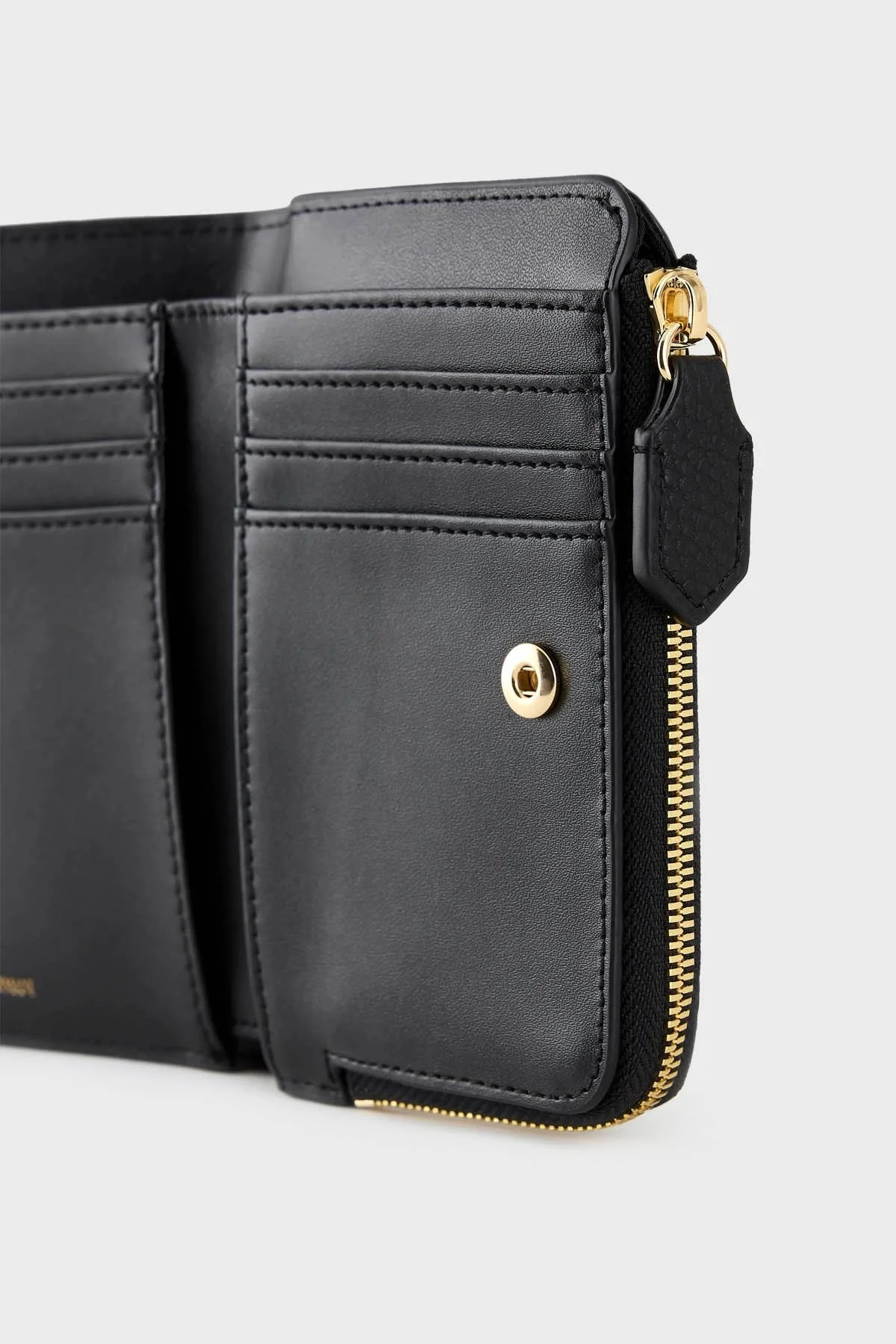 Emporio Armani Logolu Çok Bölmeli Bayan Cüzdan Y3H327 YVZ7B 80001 SİYAH - 3