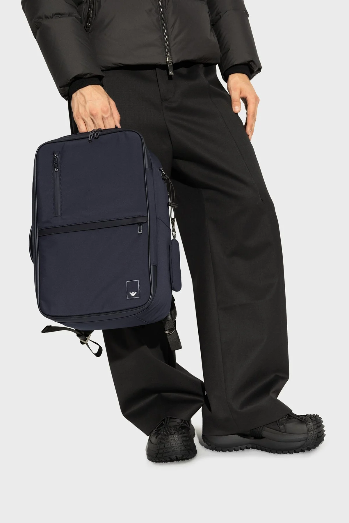 Emporio Armani Logolu Dolgulu Omuz Askılı Erkek Sırt Çantası EM001221 AF19588 UB118 LACİVERT - 2