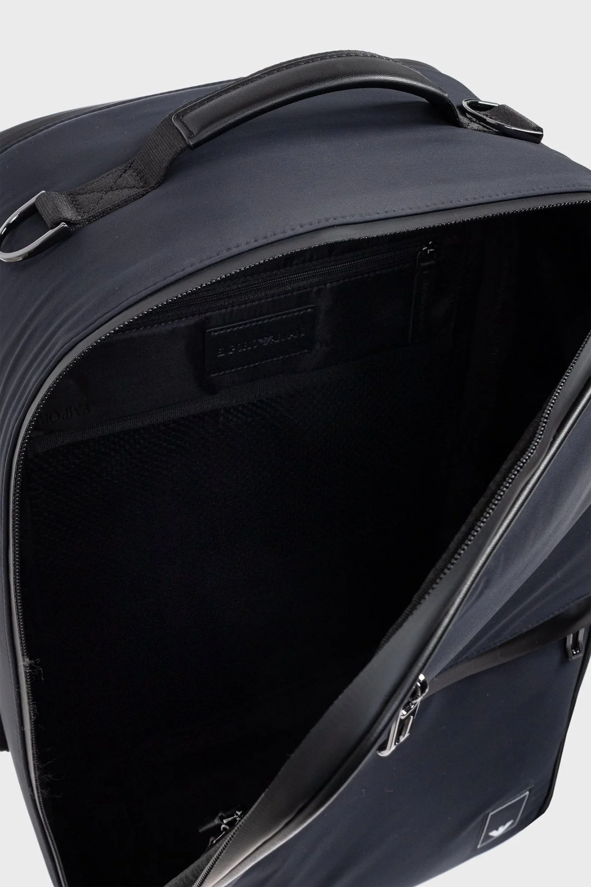 Emporio Armani Logolu Dolgulu Omuz Askılı Erkek Sırt Çantası EM001221 AF19588 UB118 LACİVERT - 5