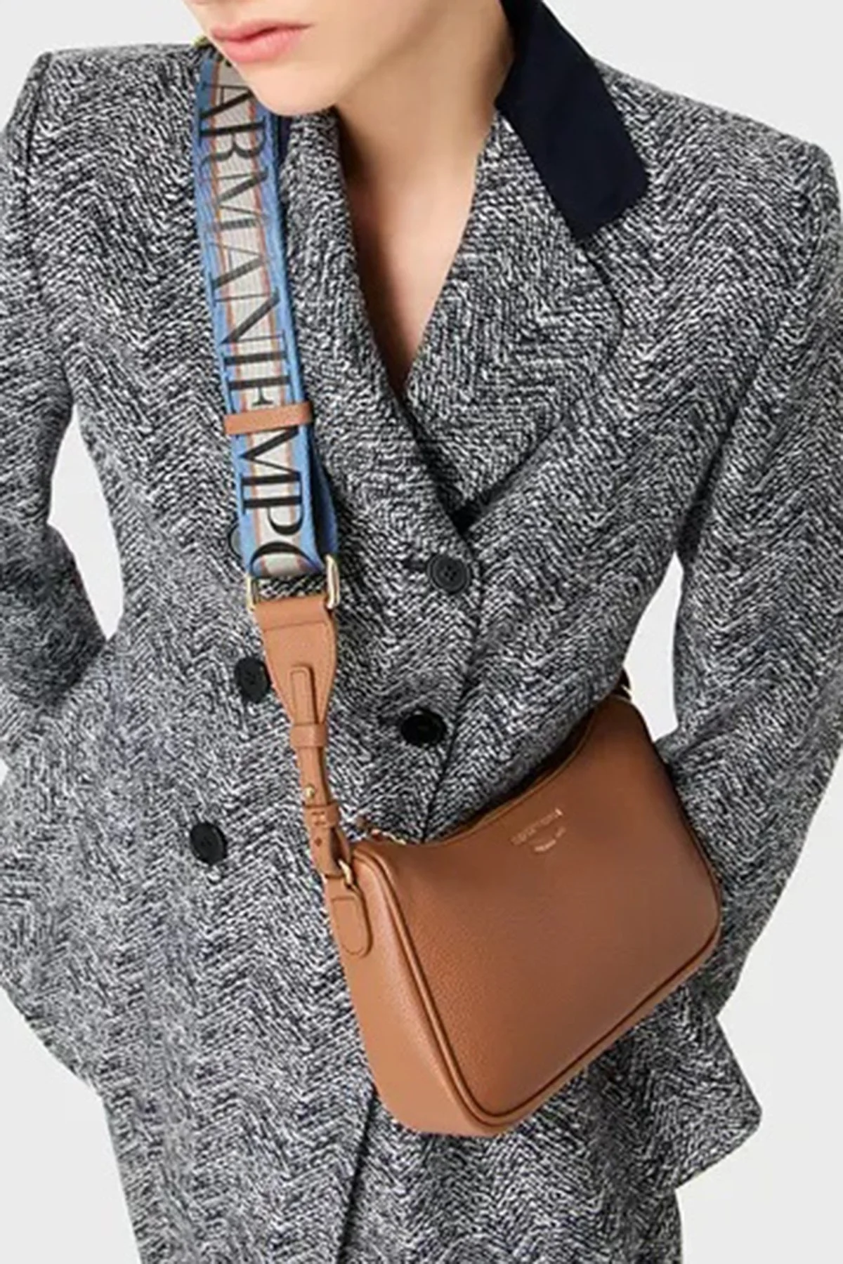 Emporio Armani Logolu Fermuarlı Ayarlanabilir Askılı Bayan Çanta Y3H293 YFO5B 80570 TABA - 2