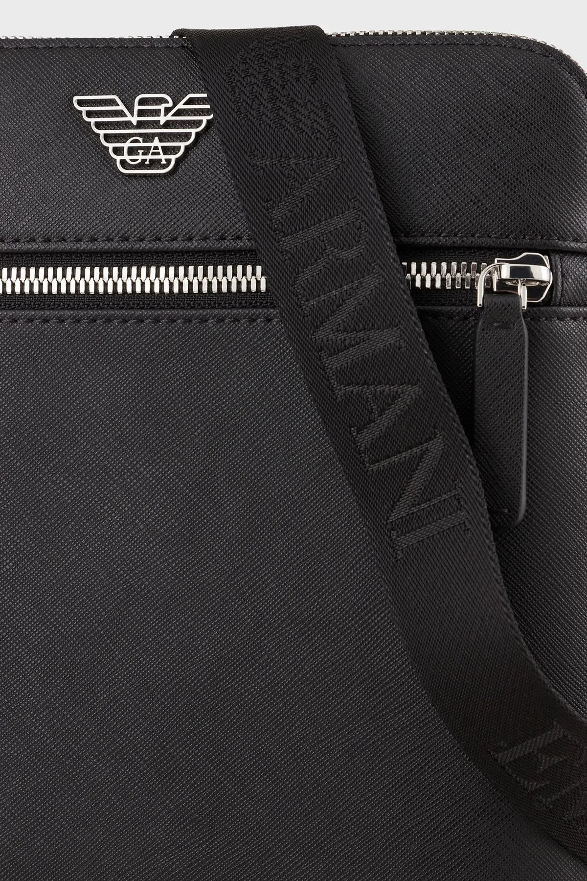 Emporio Armani Logolu Fermuarlı Ayarlanabilir Omuz Askılı Erkek Çanta Y4M185 Y138E 81072 SİYAH - 3