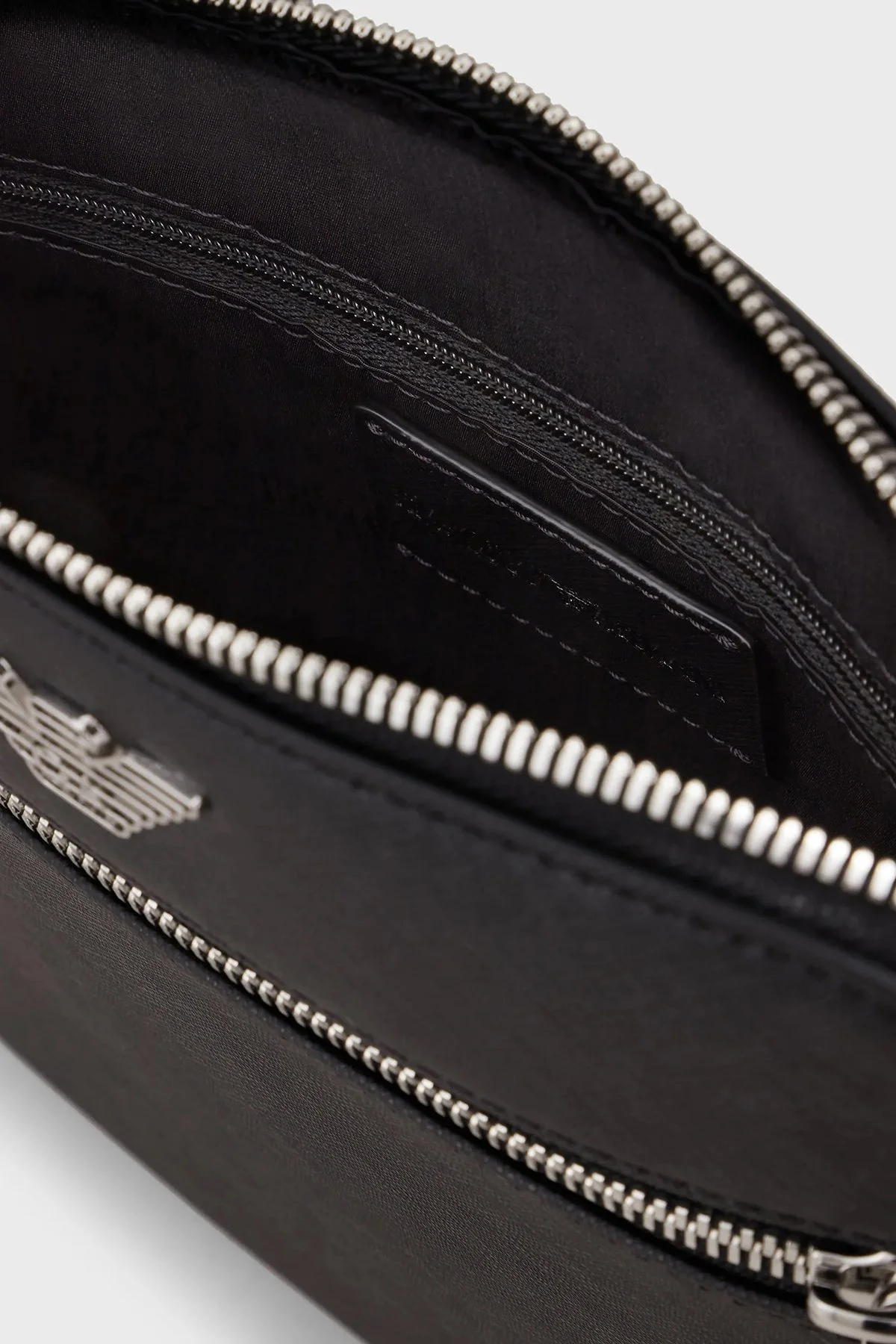 Emporio Armani Logolu Fermuarlı Ayarlanabilir Omuz Askılı Erkek Çanta Y4M185 Y138E 81072 SİYAH - 4