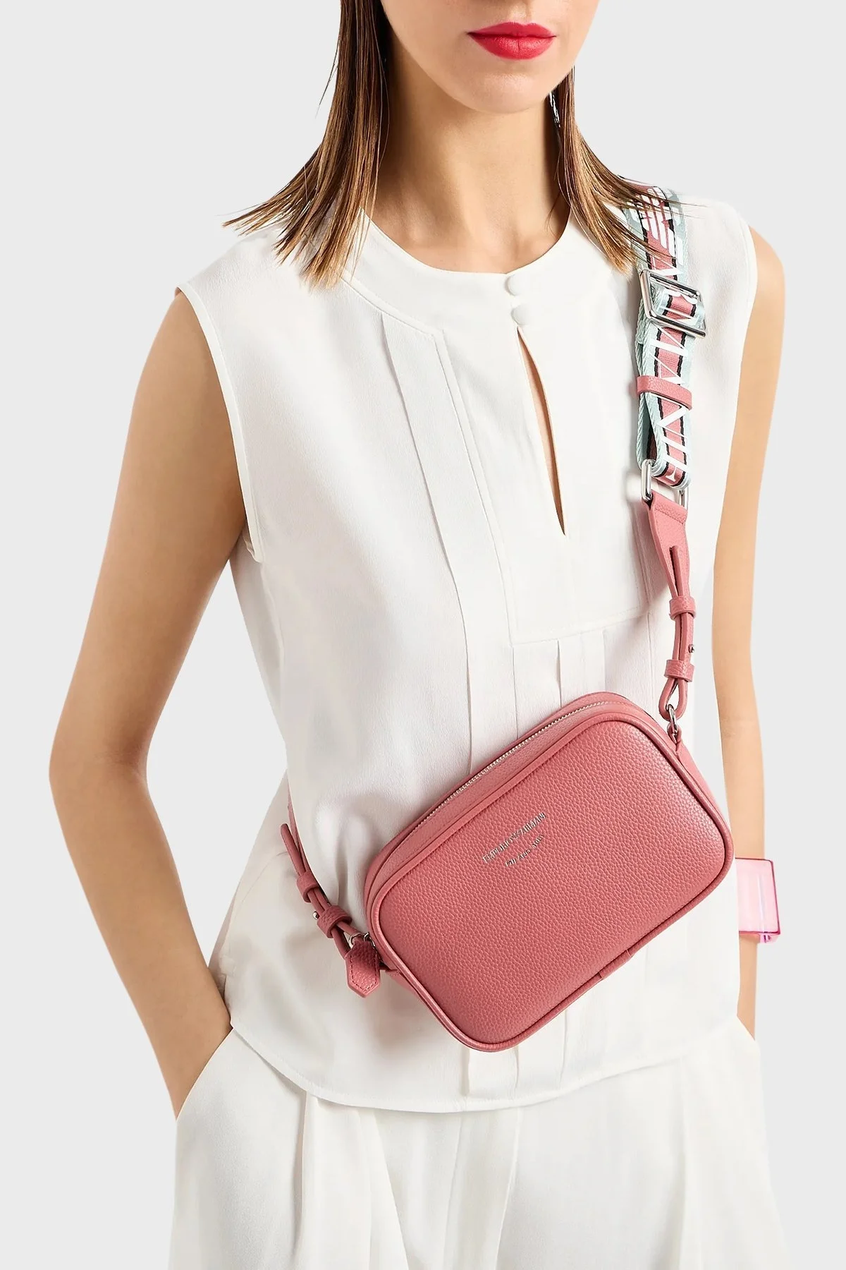 Emporio Armani Logolu Fermuarlı Bayan Çanta Y3H276 YFO5E 80654 GÜL KURUSU - 2