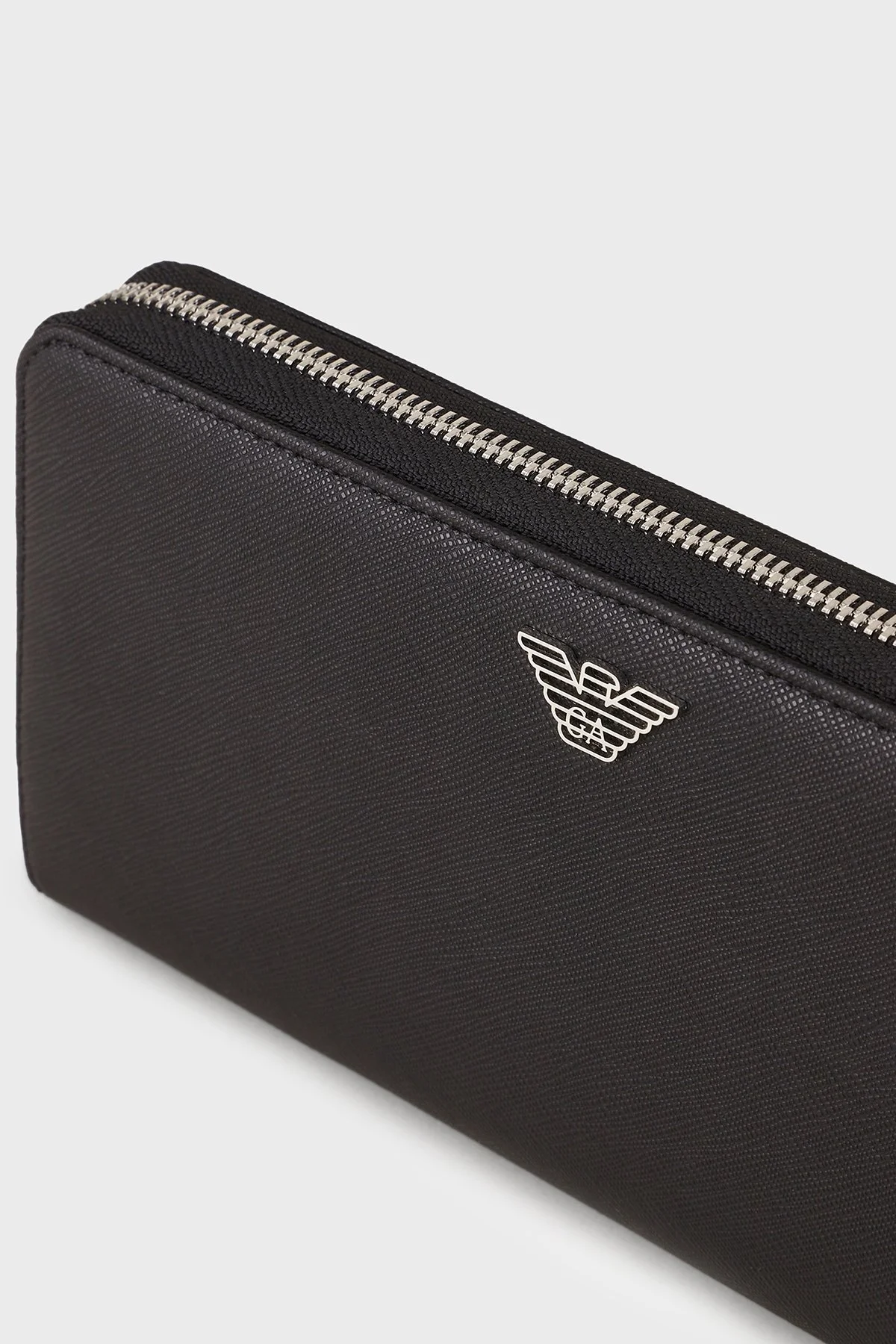 Emporio Armani Logolu Fermuarlı Büyük Erkek Cüzdan Y4R169 Y138E 81072 SİYAH - 4