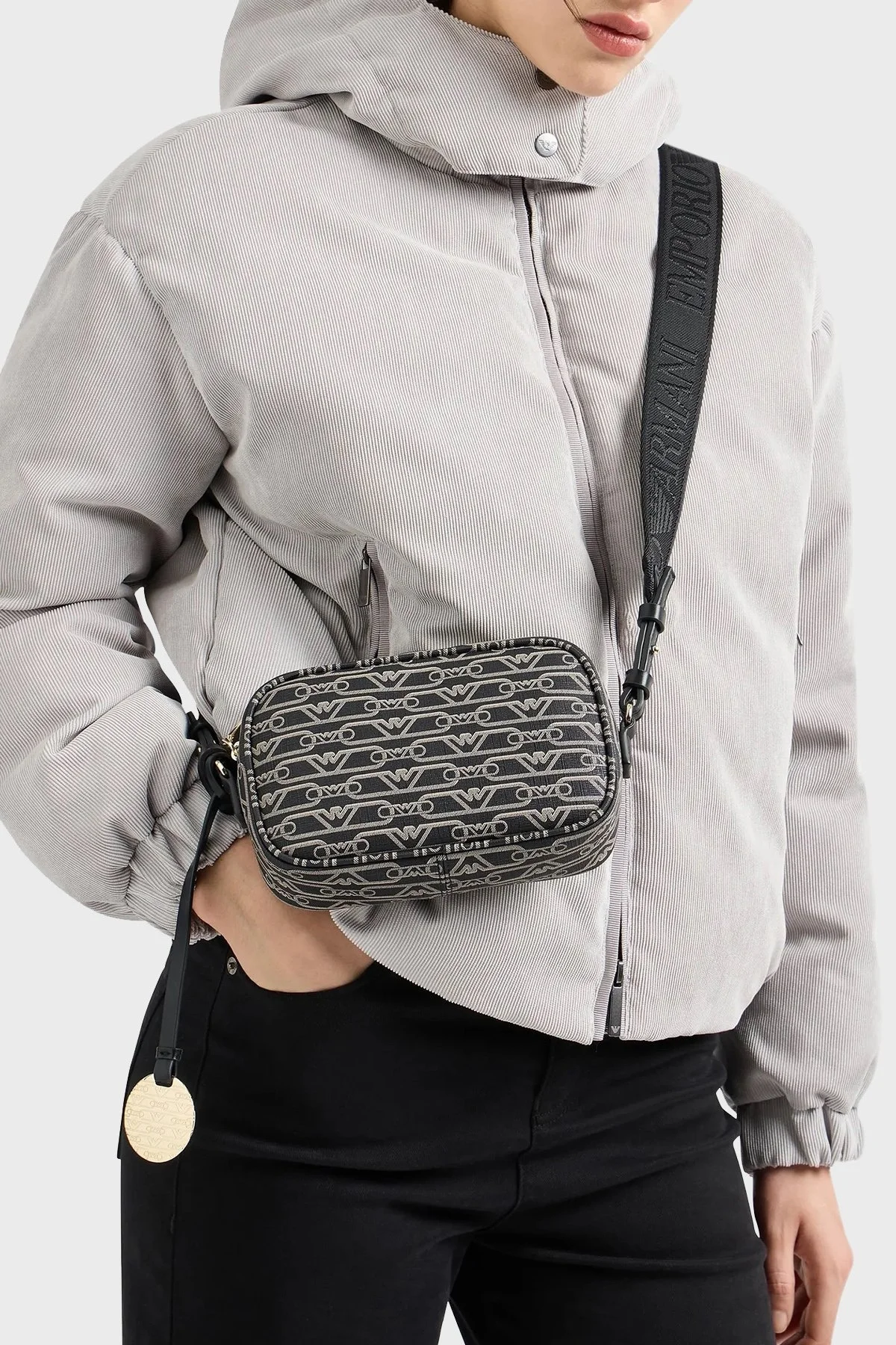 Emporio Armani Logolu Fermuarlı Çıkarılabilir Omuz Askılı Bayan Çanta EW000537 AF11951 FC033 SİYAH-EKRU - 2