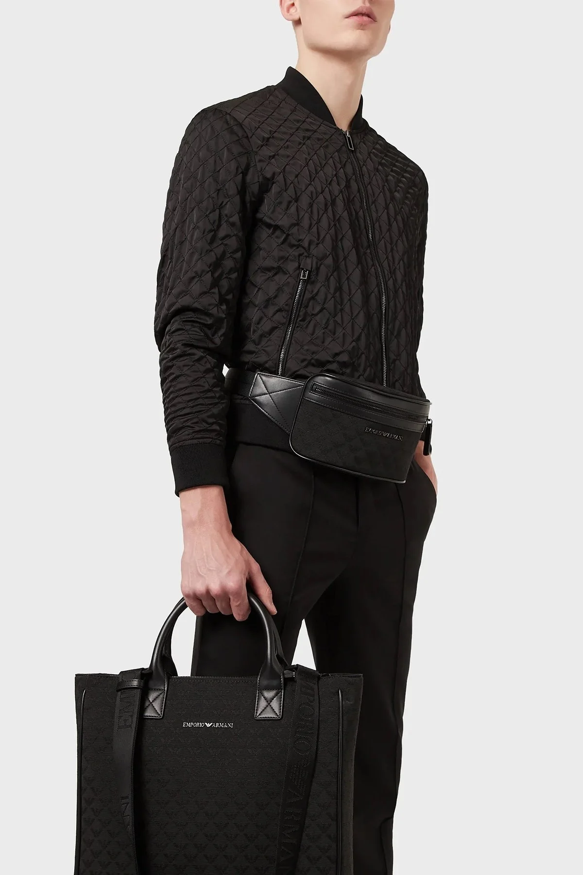 Emporio Armani Logolu Fermuarlı Erkek Bel Çantası Y4O312 Y022V 81336 SİYAH - 2