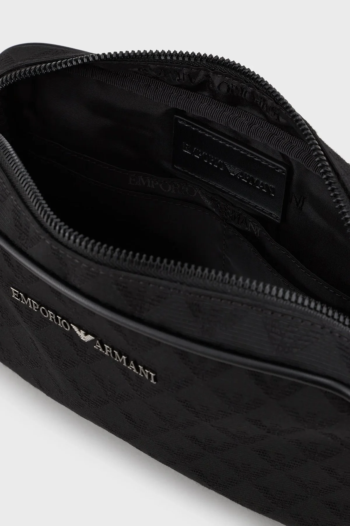 Emporio Armani Logolu Fermuarlı Erkek Çanta Y4R356 Y022V 81336 SİYAH - 9