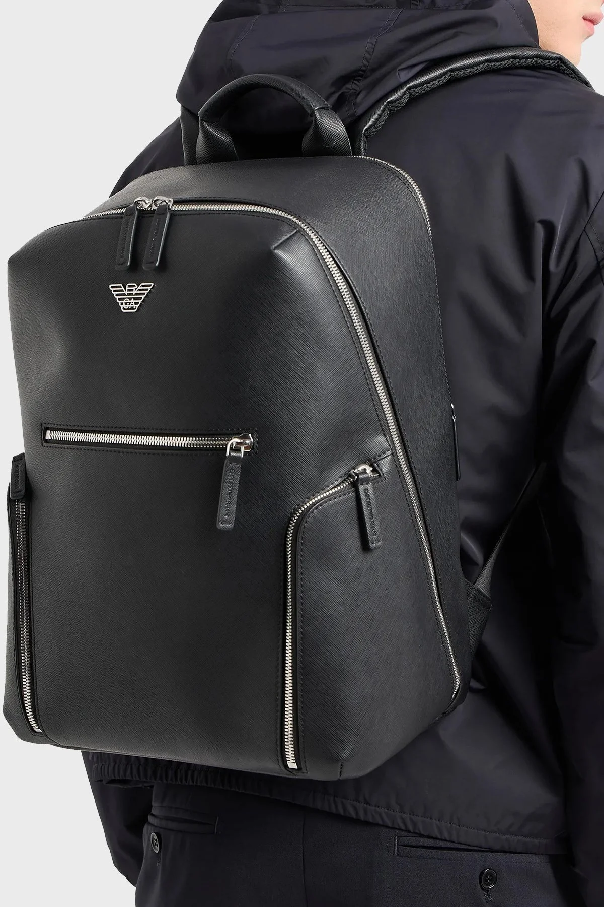 Emporio Armani Logolu Fermuarlı Erkek Sırt Çantası Y4O409 Y138E 81072 SİYAH - 2