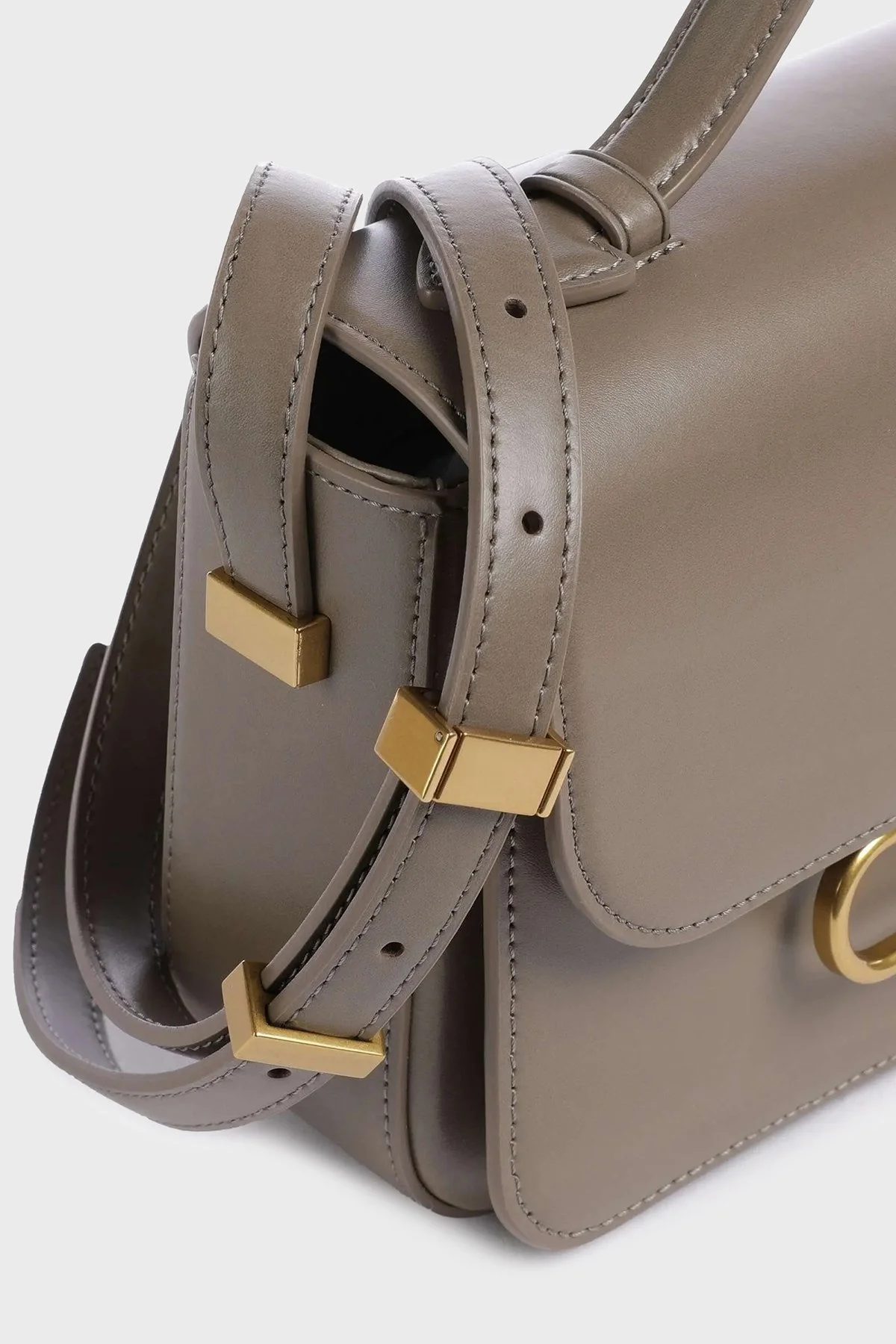 Emporio Armani Logolu Hakiki Deri Ayarlanabilir Askılı Bayan Çanta EW001484 AF14786 U6192 BEJ - 5