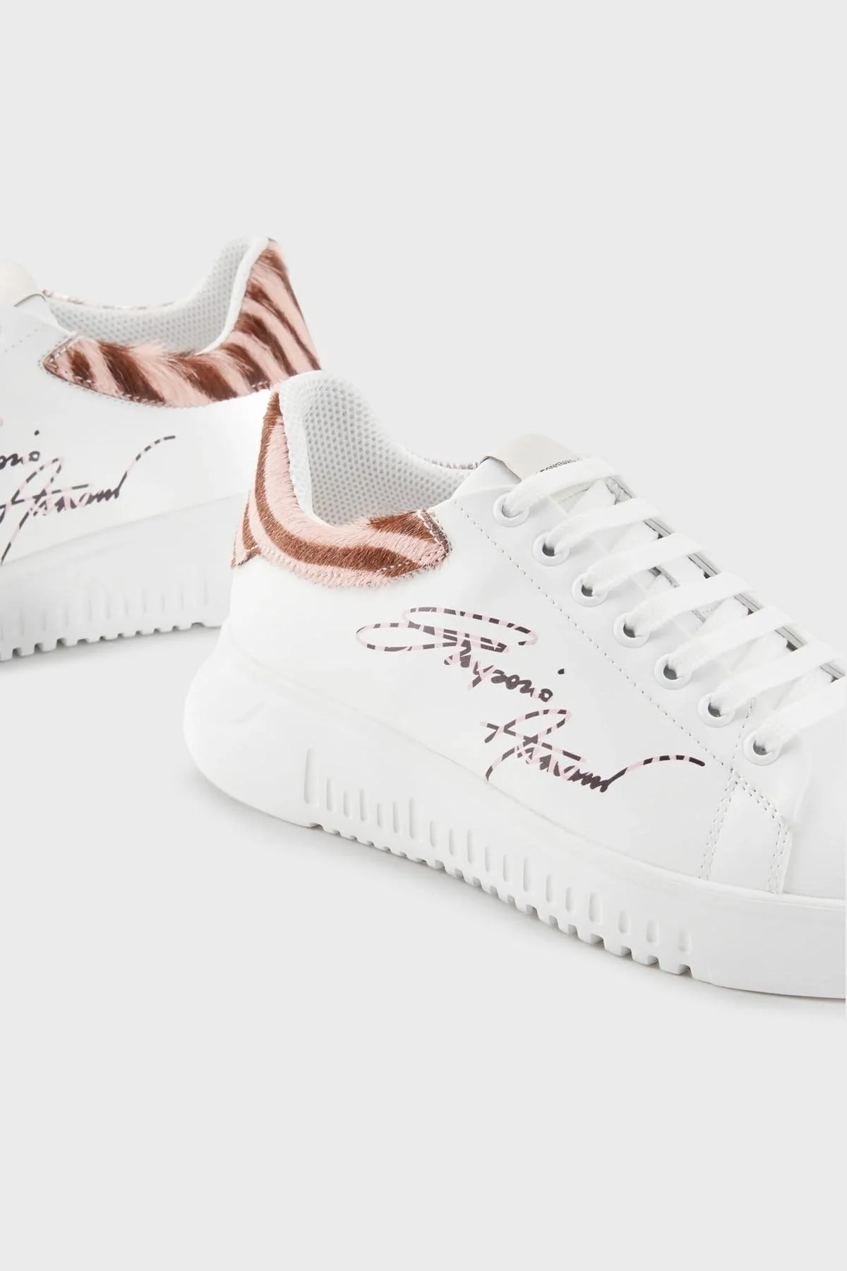 Emporio Armani Logolu Hakiki Deri Sneaker Bayan Ayakkabı X3X024 XN388 R297 BEYAZ - 11