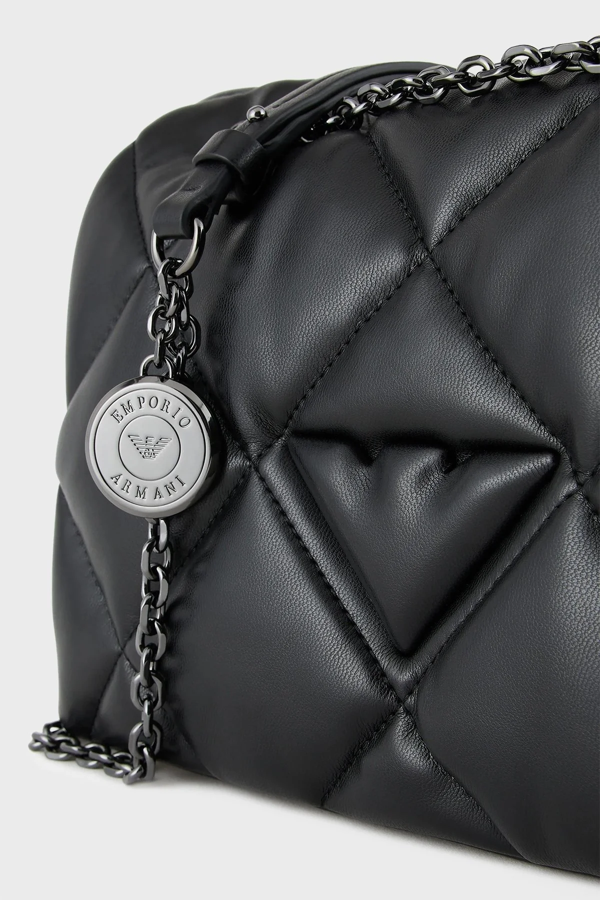 Emporio Armani Logolu Kapitoneli Ayarlanabilir Askılı Bayan Çanta Y3B208 YWJ8I 80001 SİYAH - 12