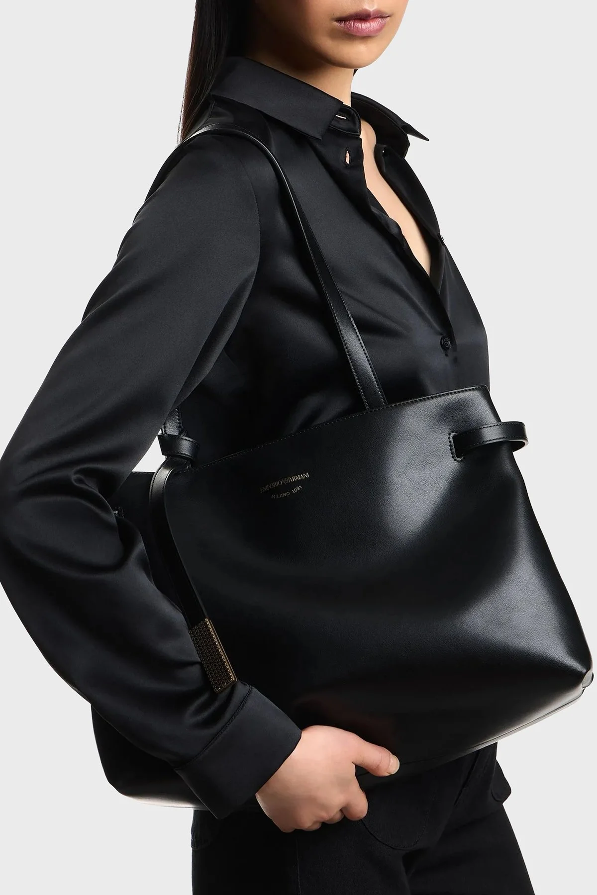 Emporio Armani Logolu Omuz Askılı Bayan Çanta EW003828 AF22783 UC001 SİYAH - 2