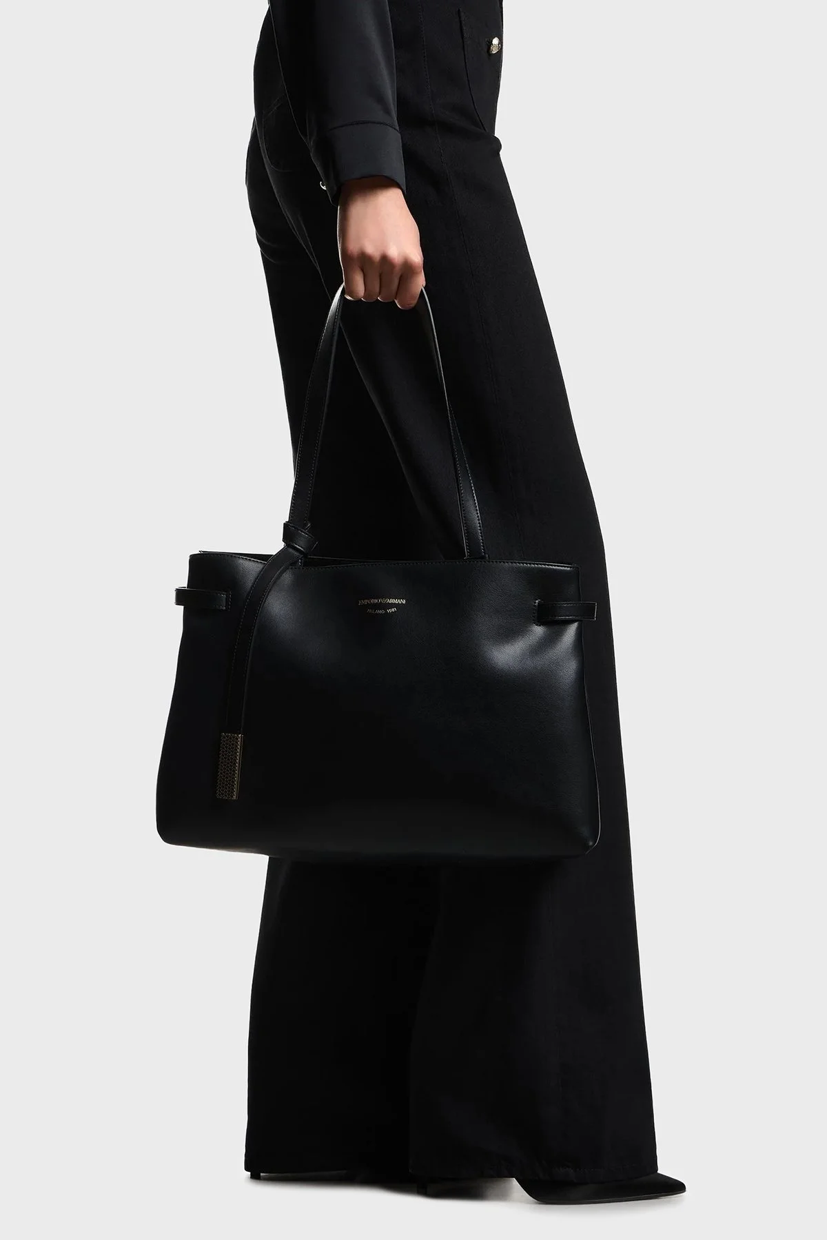 Emporio Armani Logolu Omuz Askılı Bayan Çanta EW003828 AF22783 UC001 SİYAH - 5