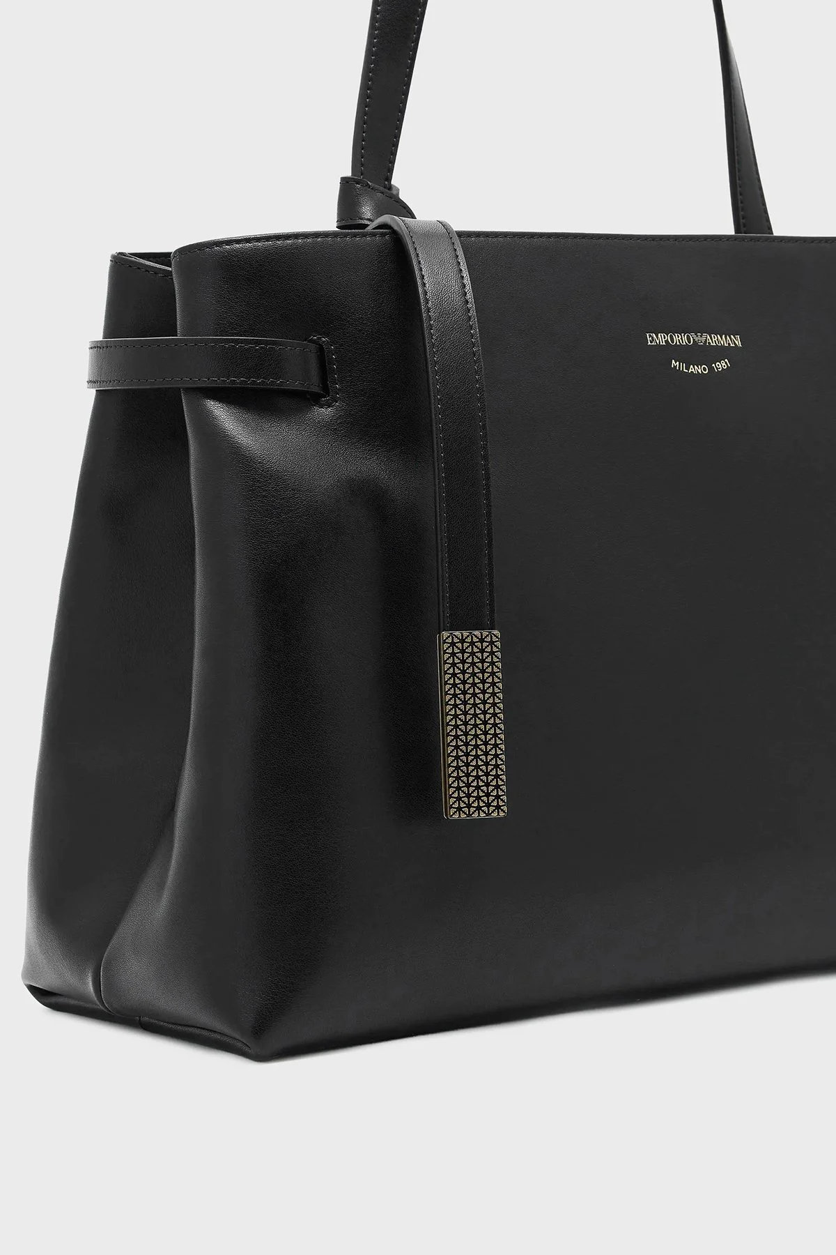 Emporio Armani Logolu Omuz Askılı Bayan Çanta EW003828 AF22783 UC001 SİYAH - 6