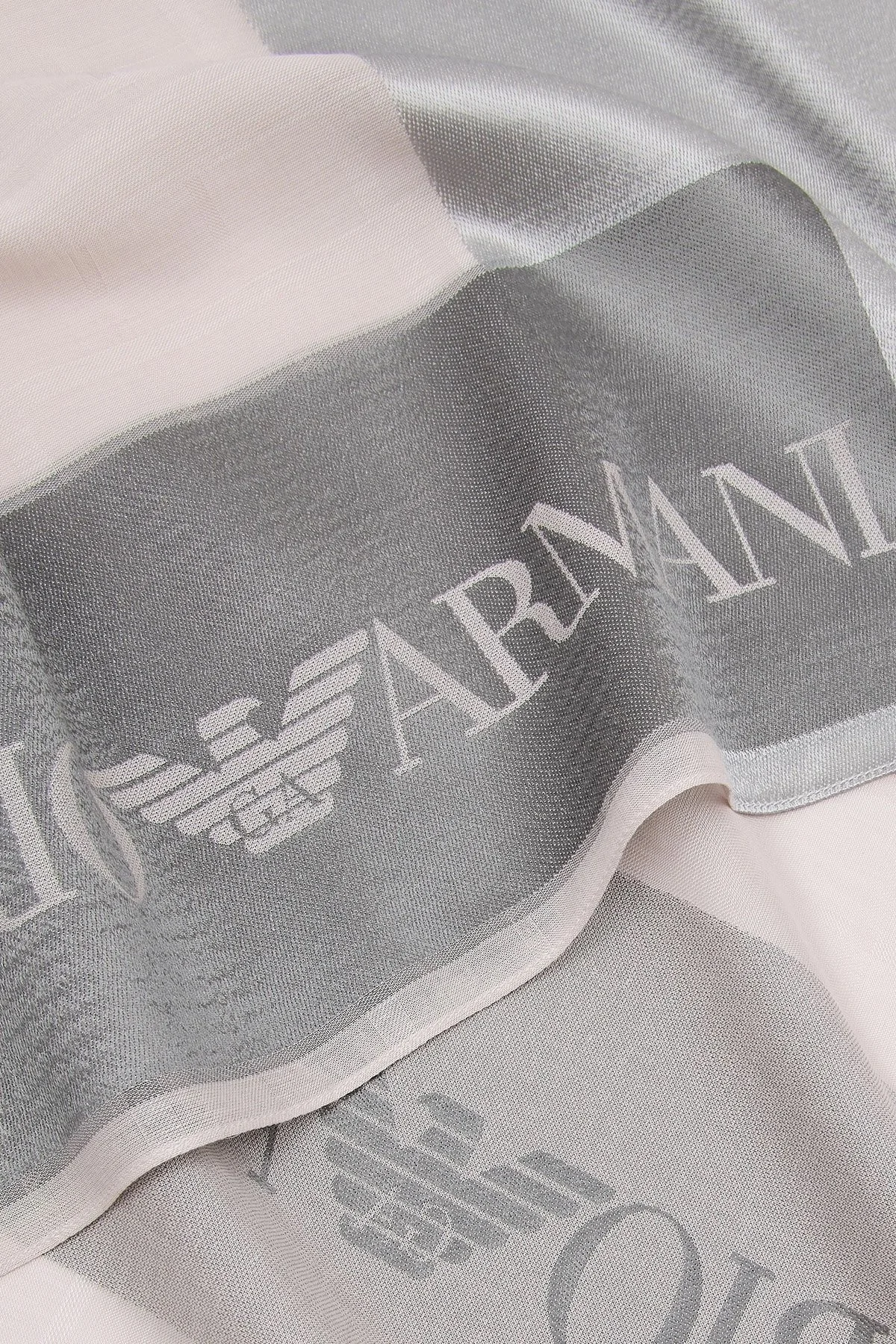 Emporio Armani Logolu Pamuklu 70x190 cm Unisex Şal 635206 3R311 00246 PUDRA-GRİ - 2