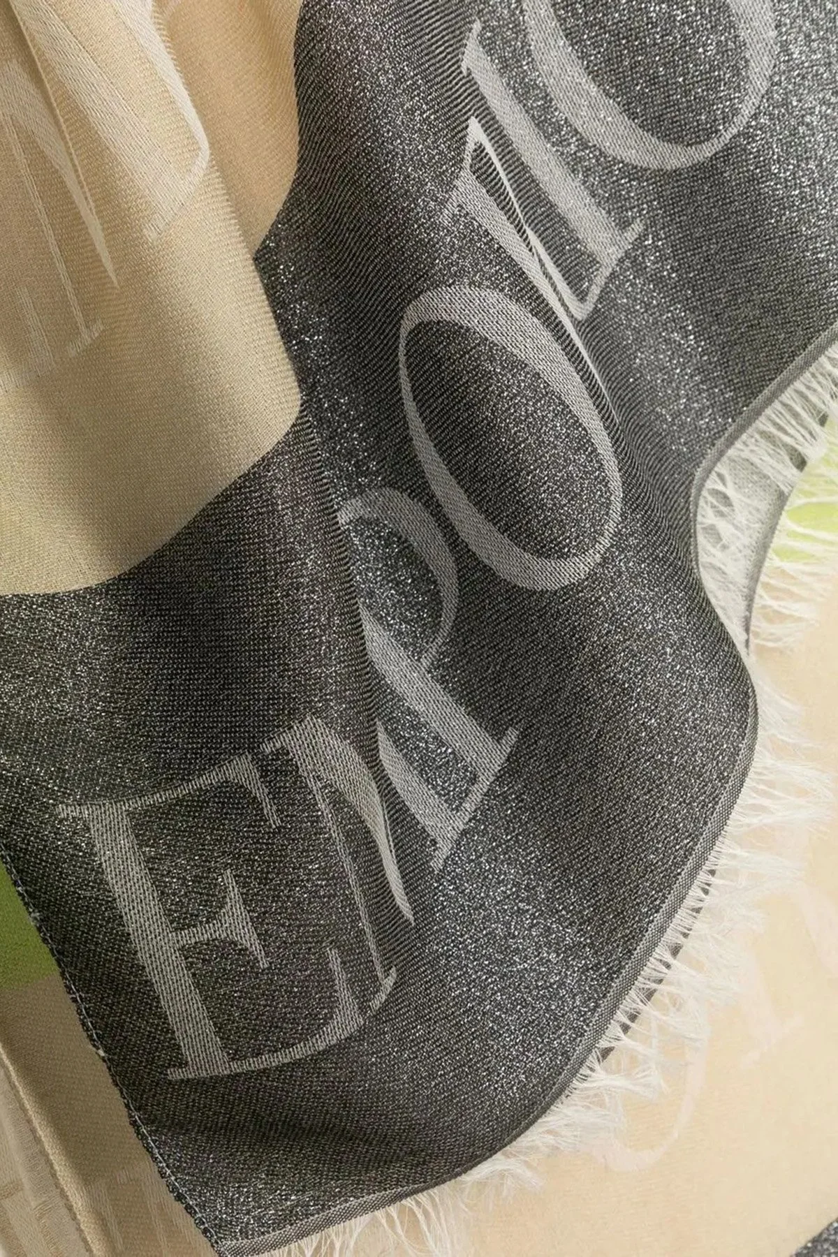 Emporio Armani Logolu Pamuklu 73x190 cm Bayan Şal 635280 3R331 11982 BEJ - 3