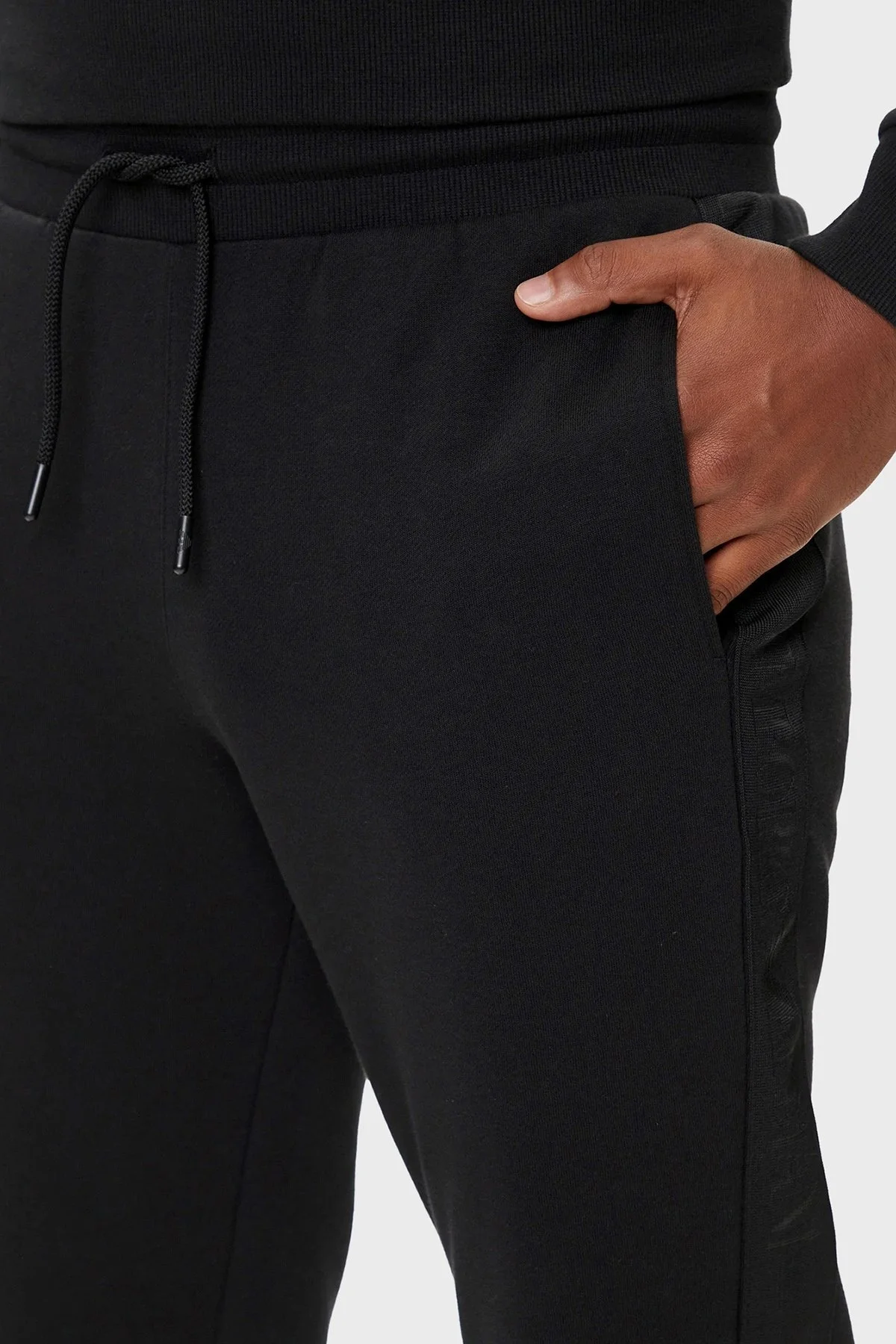 Emporio Armani Logolu Pamuklu Regular Fit Bisiklet Yaka Normal Bel Erkek Eşofman Takımı EM001922 AF14976 UC001 SİYAH - 6