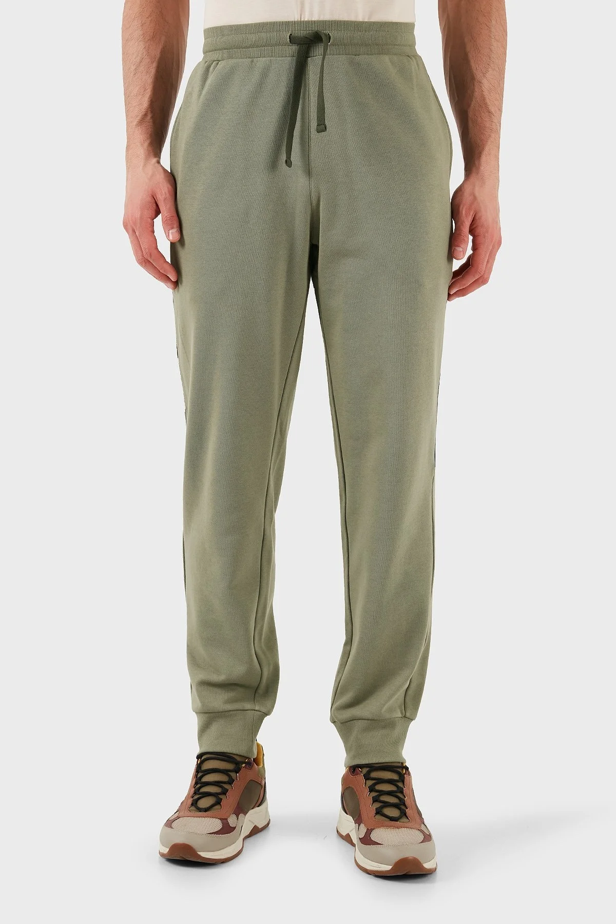 Emporio Armani Logolu Pamuklu Regular Fit Elastik Bel Ribanalı Paça Erkek Pantolon EM000500 AF10781 U6274 HAKİ - 7