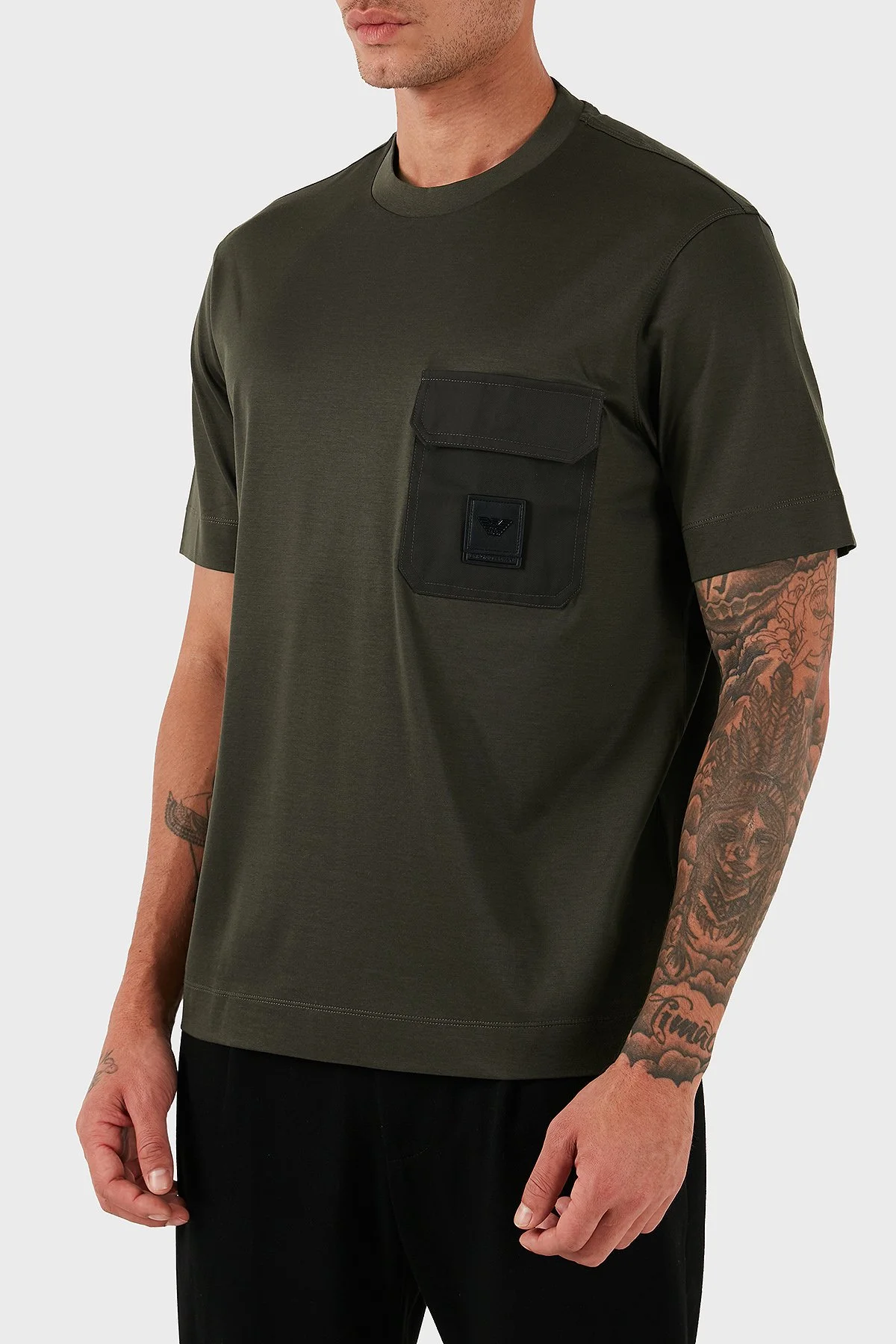 Emporio Armani Logolu Pamuklu Regular Fit Göğüs Cepli Erkek T Shirt EM002978 AF10761 U8120 KOYU HAKİ - 8