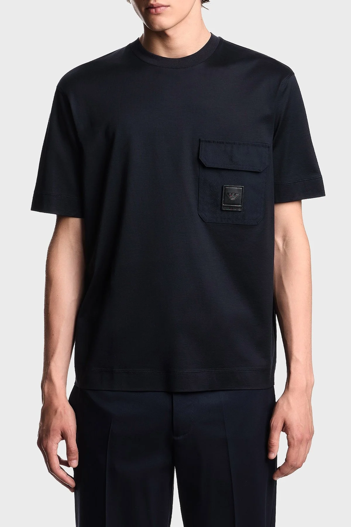 Emporio Armani Logolu Pamuklu Regular Fit Tek Göğüs Cepli Erkek T Shirt EM002978 AF10761 UB118 LACİVERT - 4