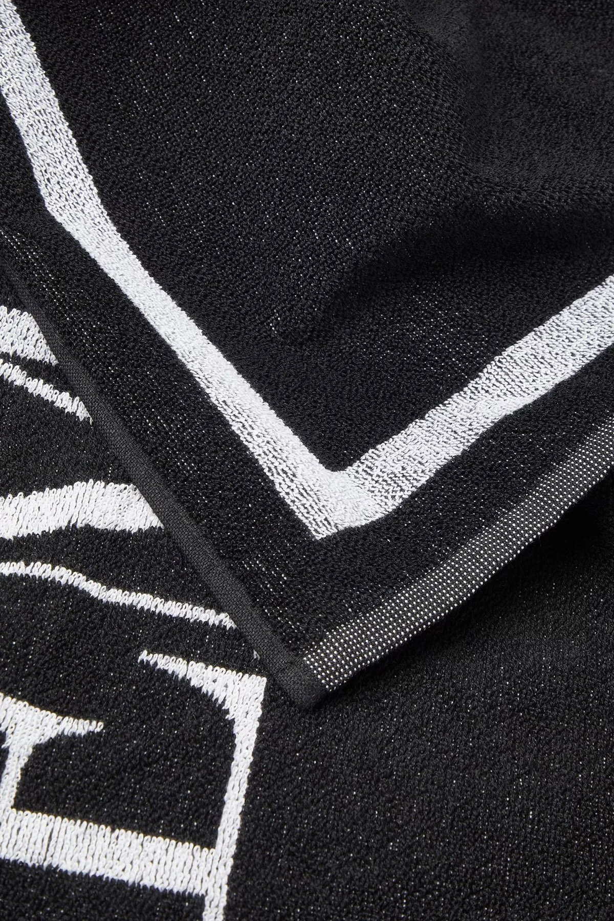 Emporio Armani Logolu Pamuklu Unisex Plaj Havlusu 231772 3R451 00020 SİYAH - 2