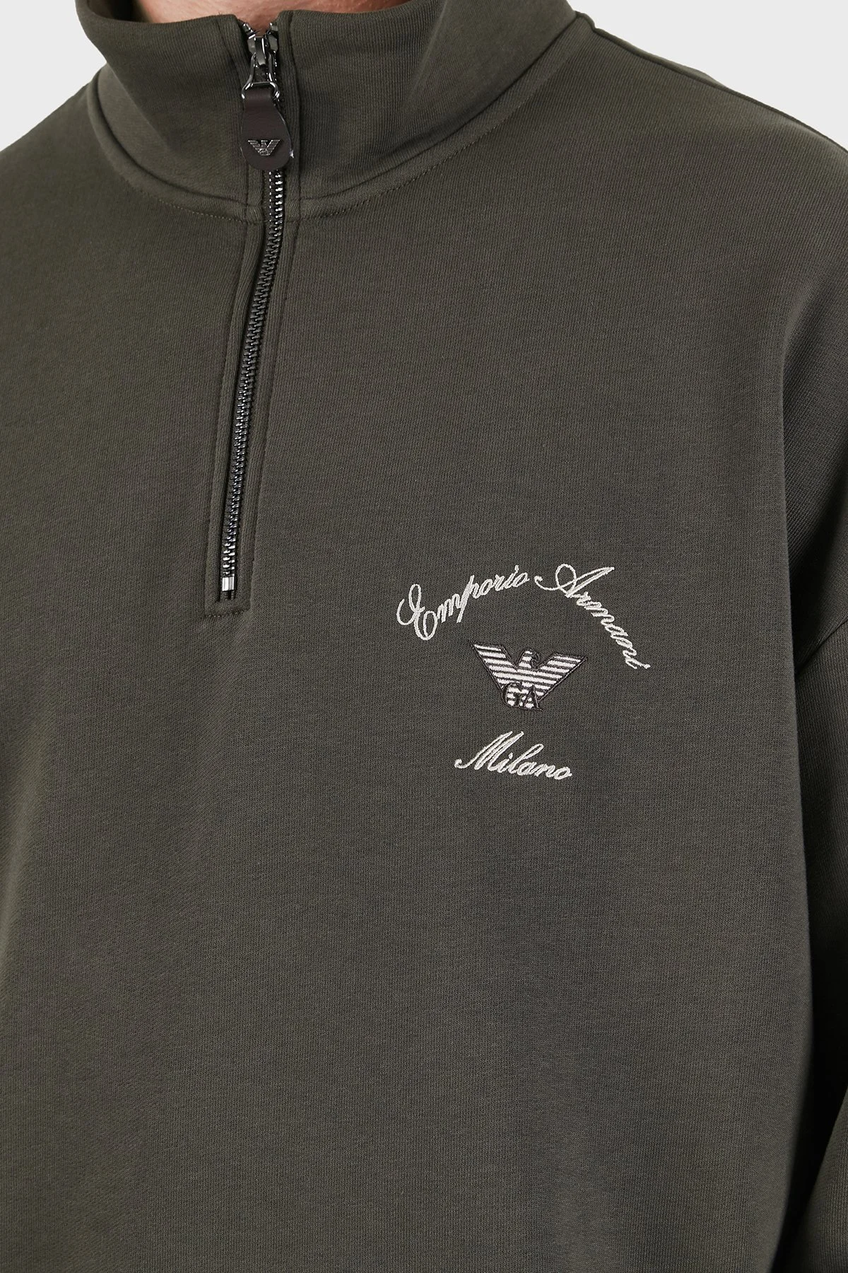 Emporio Armani Logolu Pamuklu Yarım Fermuarlı Dik Yaka Erkek Sweat EM006474 AF28006 U6139 Koyu kahve - 6