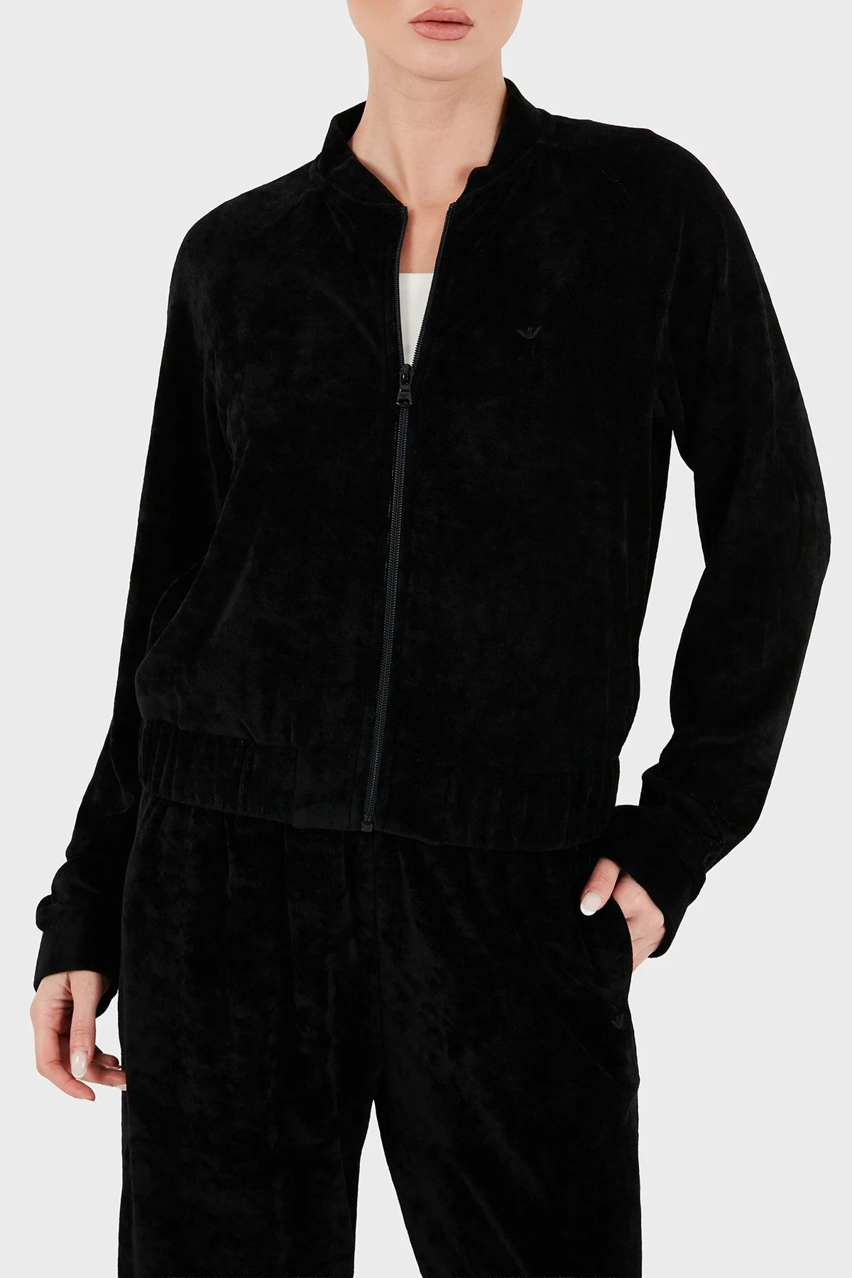 Emporio Armani Logolu Regular Fit Düz Paça Kadife Dokulu Kadın Eşofman Takımı EW004750 AF26228 UC001 Siyah - 6