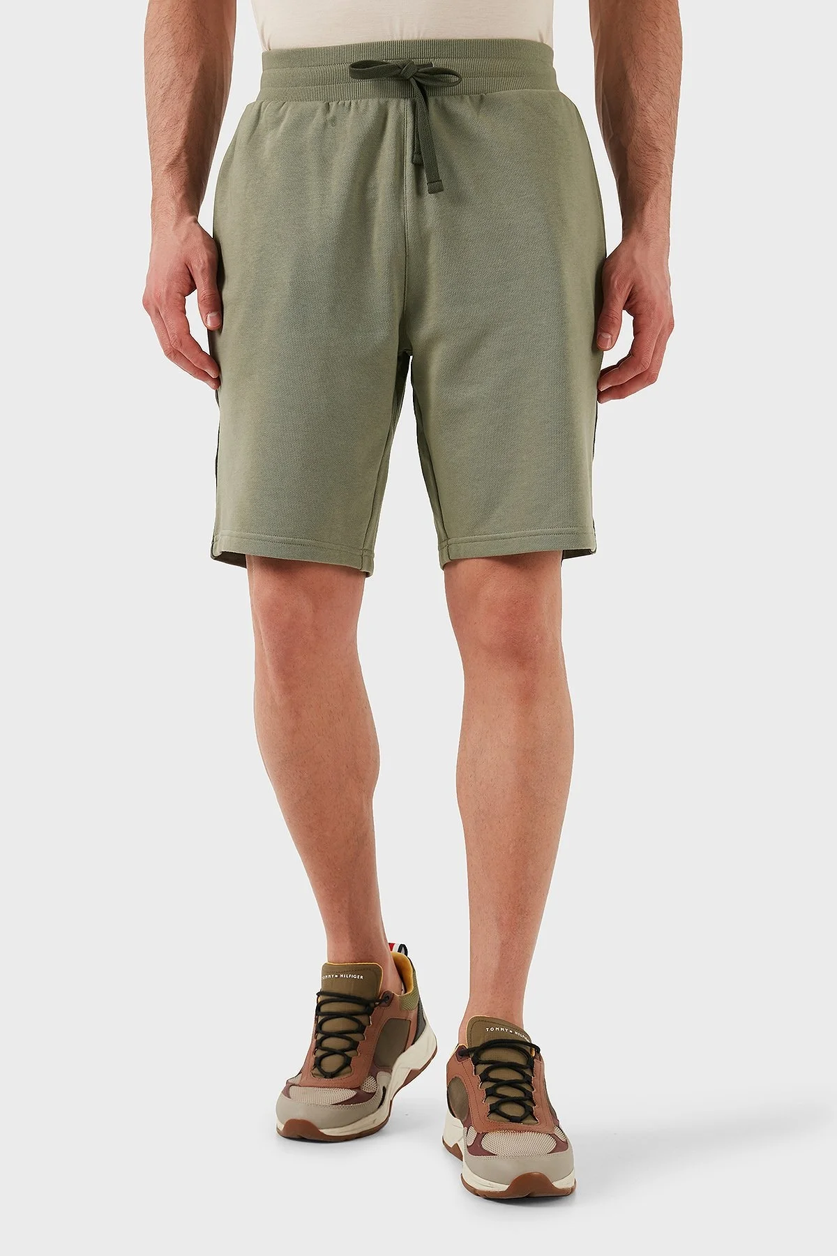 Emporio Armani Logolu Regular Fit Elastil Bel Pamuklu Erkek Short EM000495 AF10781 U6274 HAKİ - 1