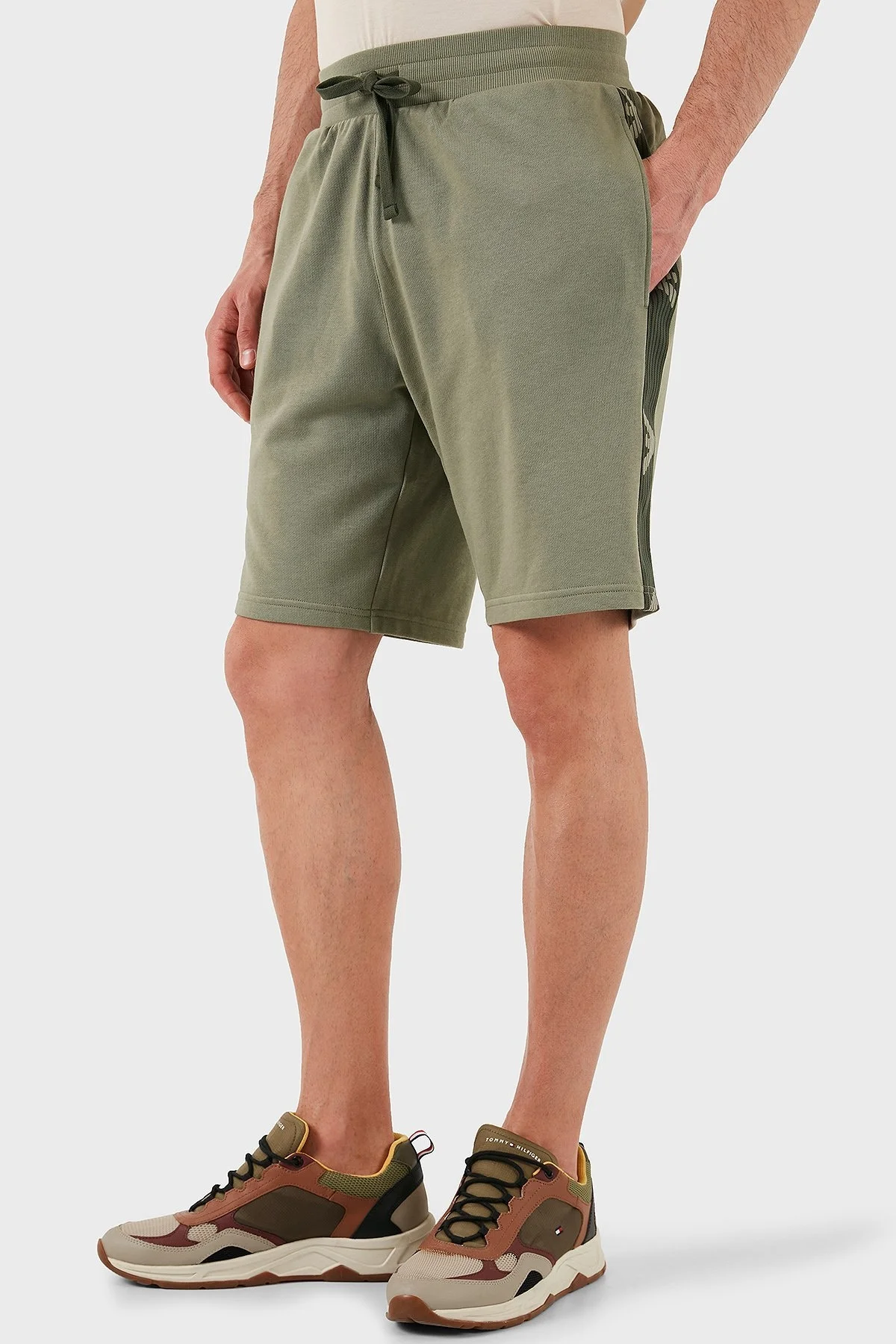 Emporio Armani Logolu Regular Fit Elastil Bel Pamuklu Erkek Short EM000495 AF10781 U6274 HAKİ - 4