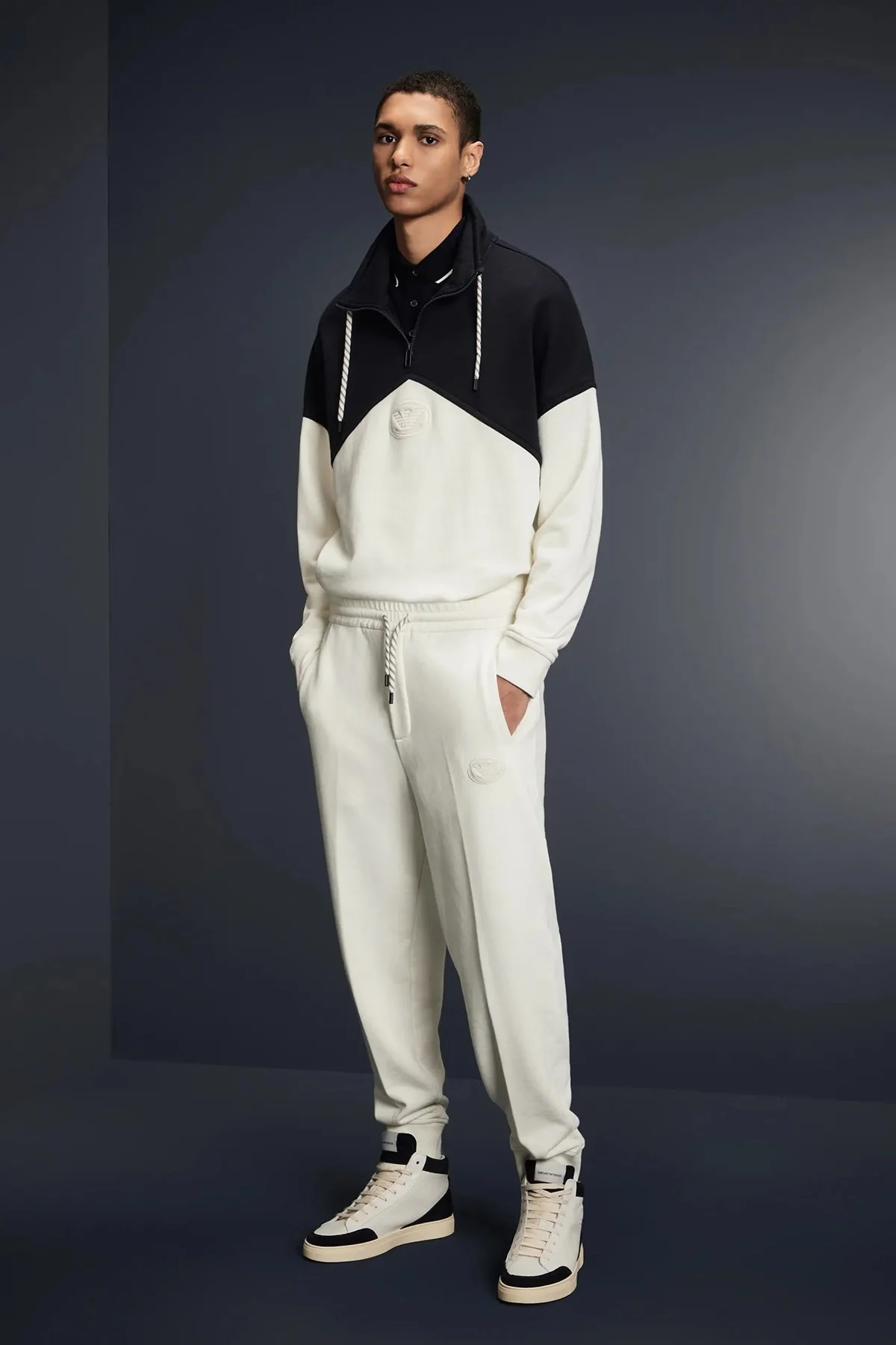 Emporio Armani Logolu Regular Fit Fermuarlı Dik Yaka Pamuklu Erkek Sweat 6L1M81 1JWPZ F920 EKRU-LACİVERT - 6