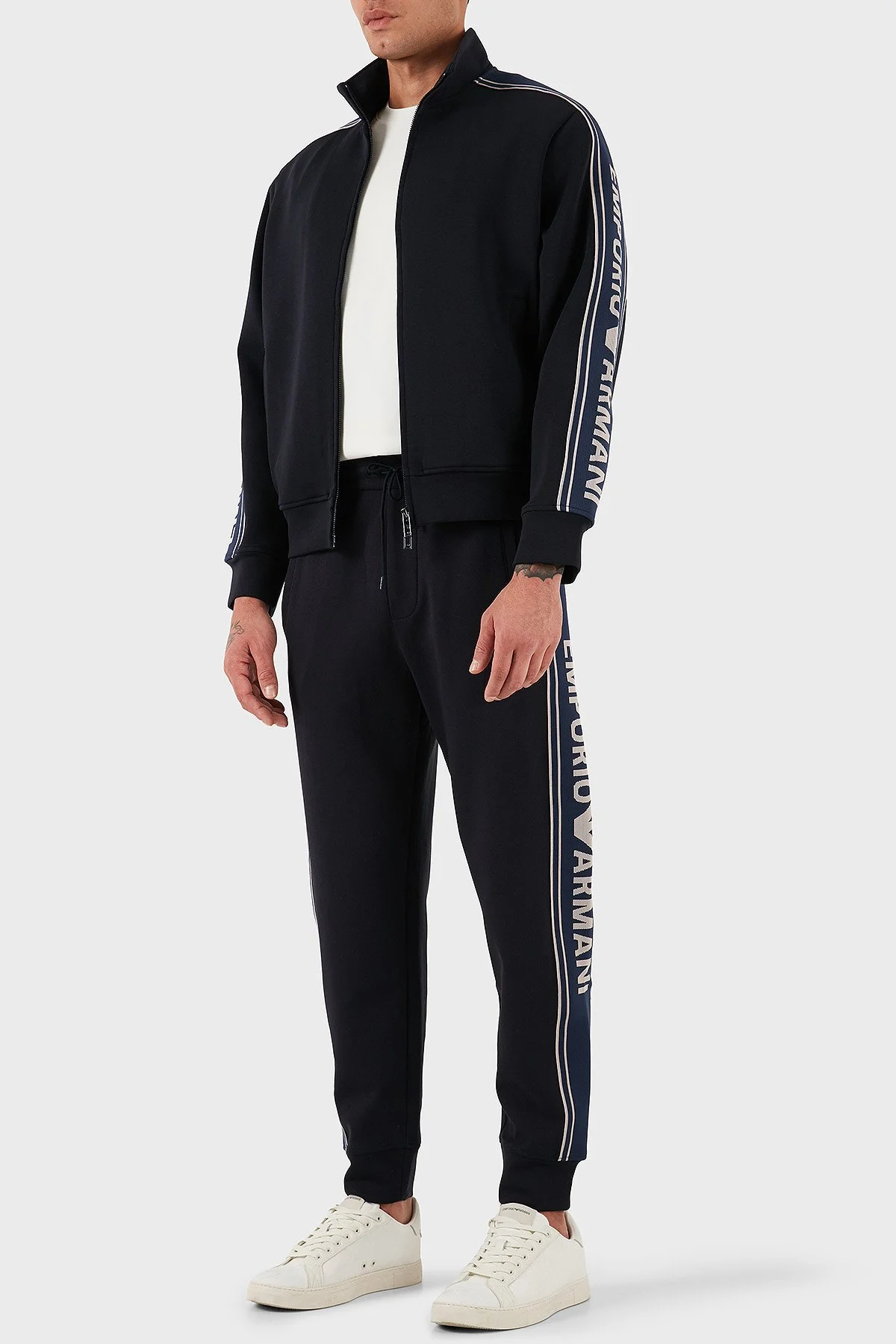 Emporio Armani Logolu Relaxed Fit Normal Bel Lastikli Paça Jogger Erkek Pantolon EM002914 AF10013 UB118 LACİVERT - 1