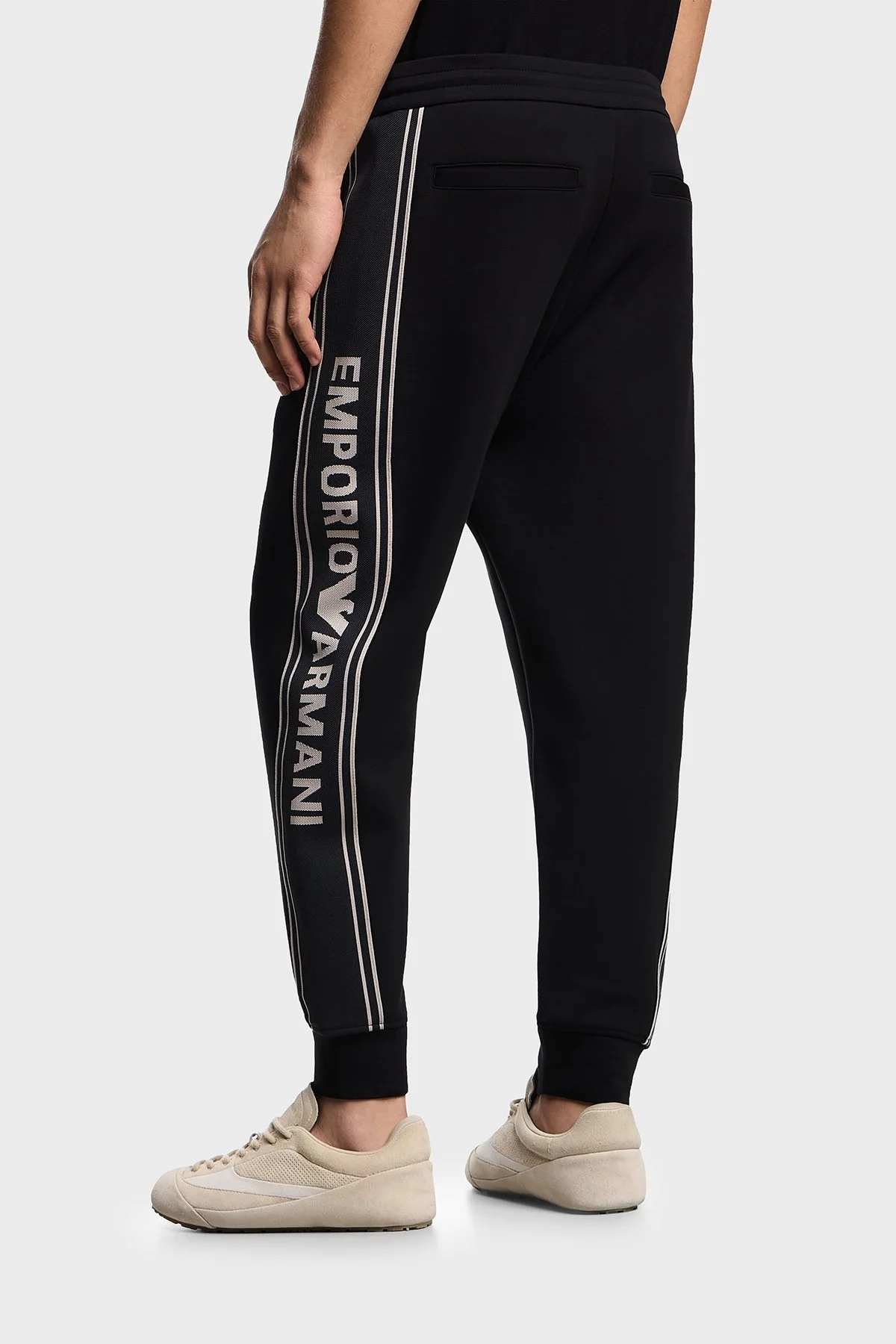 Emporio Armani Logolu Relaxed Fit Normal Bel Lastikli Paça Jogger Erkek Pantolon EM002914 AF10013 UC001 SİYAH - 3