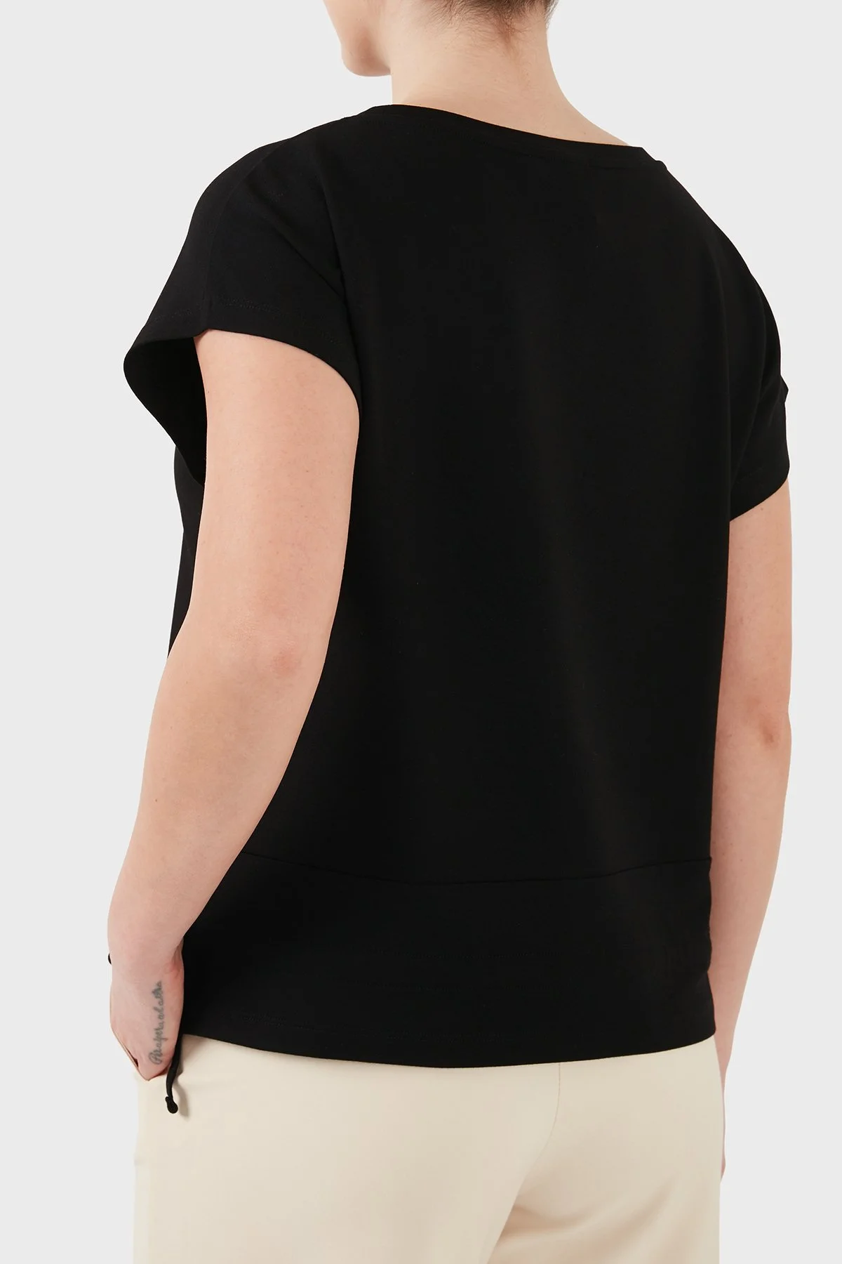 Emporio Armani Logolu Relaxed Fit Yuvarlak Kadın T Shirt EW002908 AF19032 UC001 SİYAH - 2